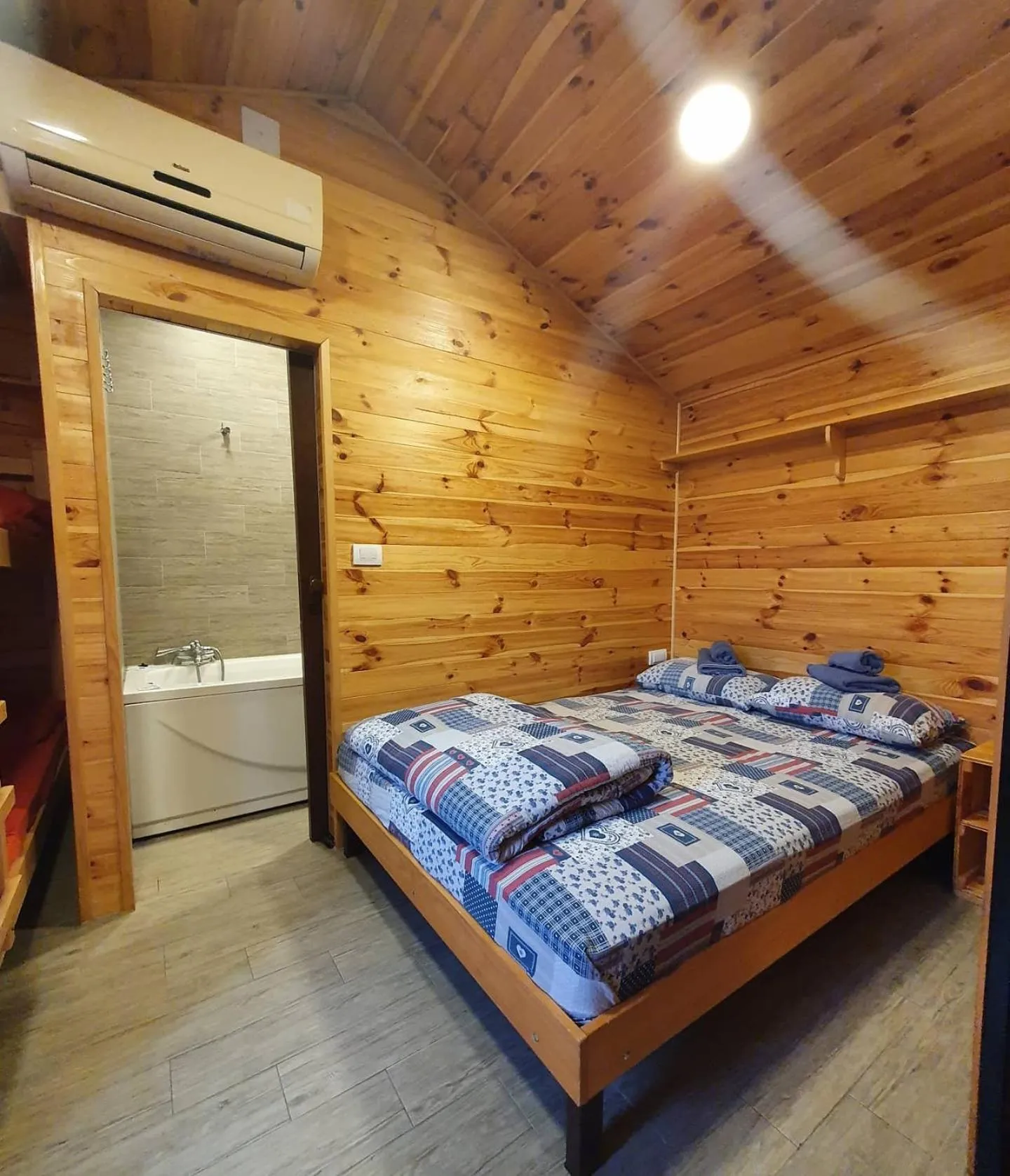 Bed in Rooms Green Set