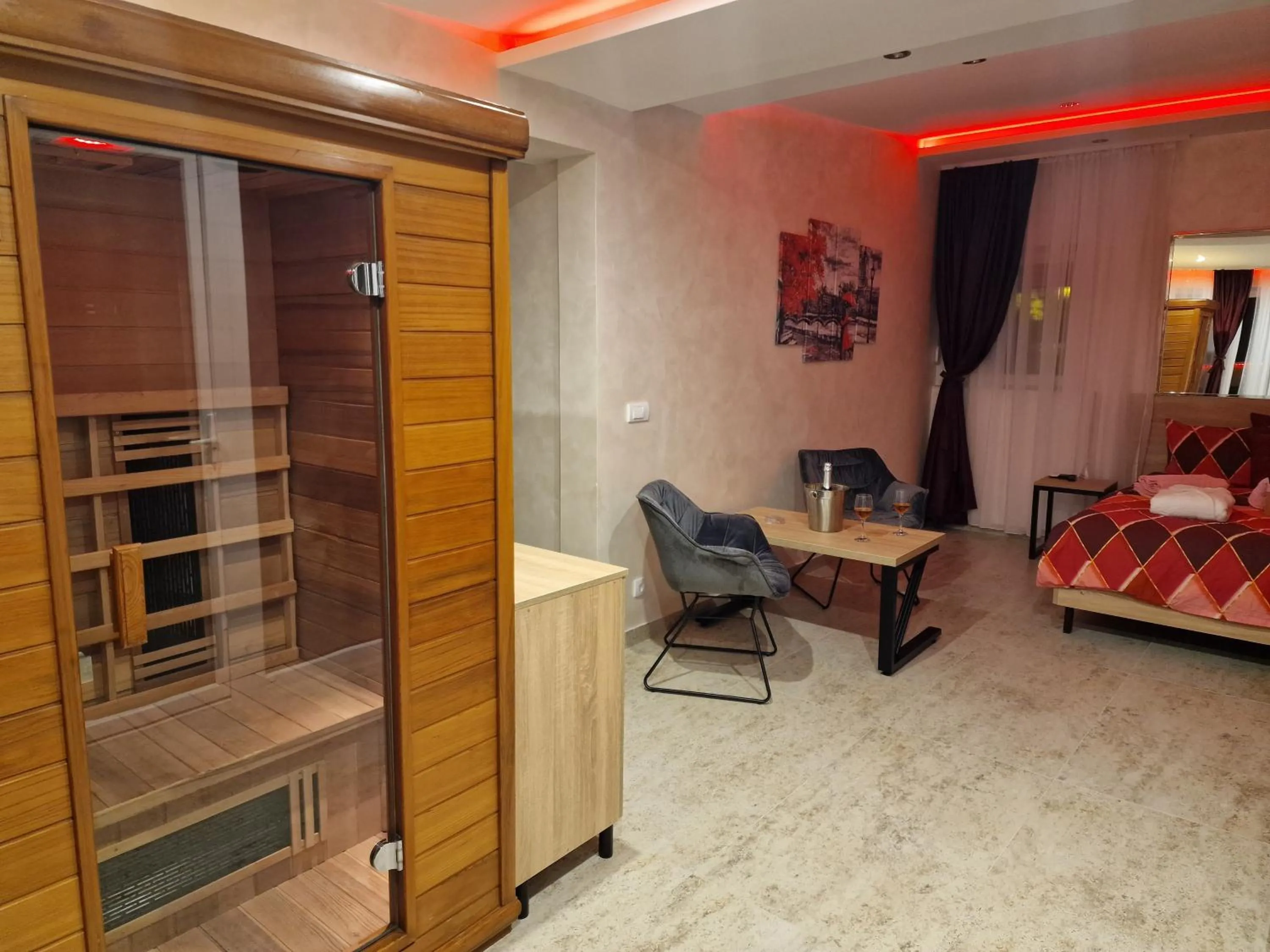 Bed in Rooms Green Set