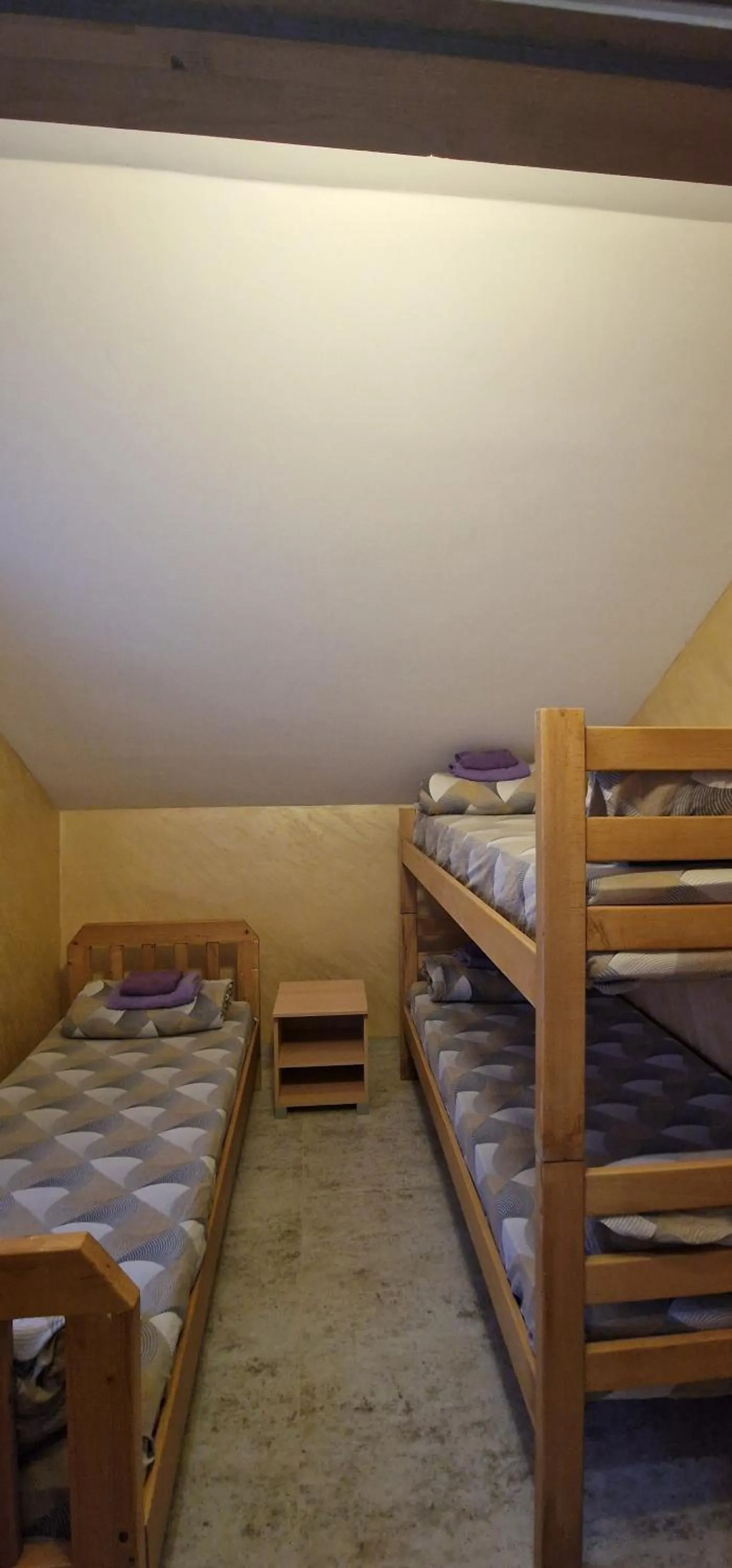 Bed in Rooms Green Set