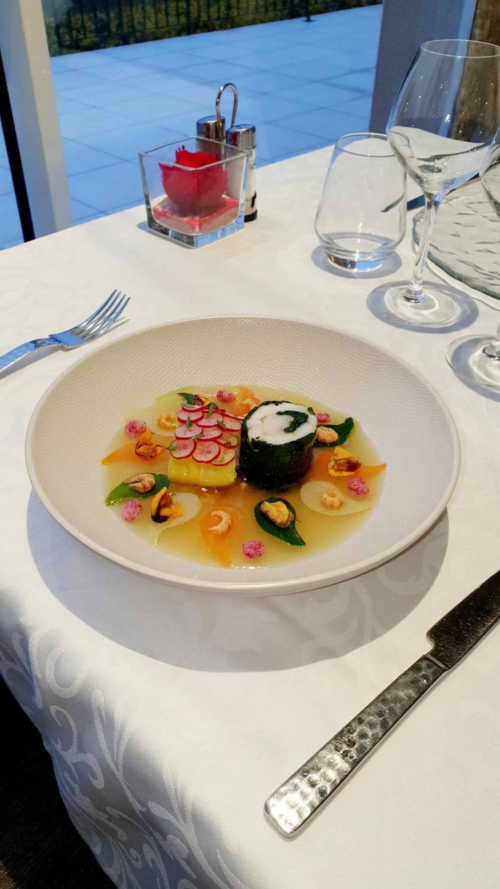 Restaurant/places to eat in Logis Hotel Restaurant de l'Abbaye