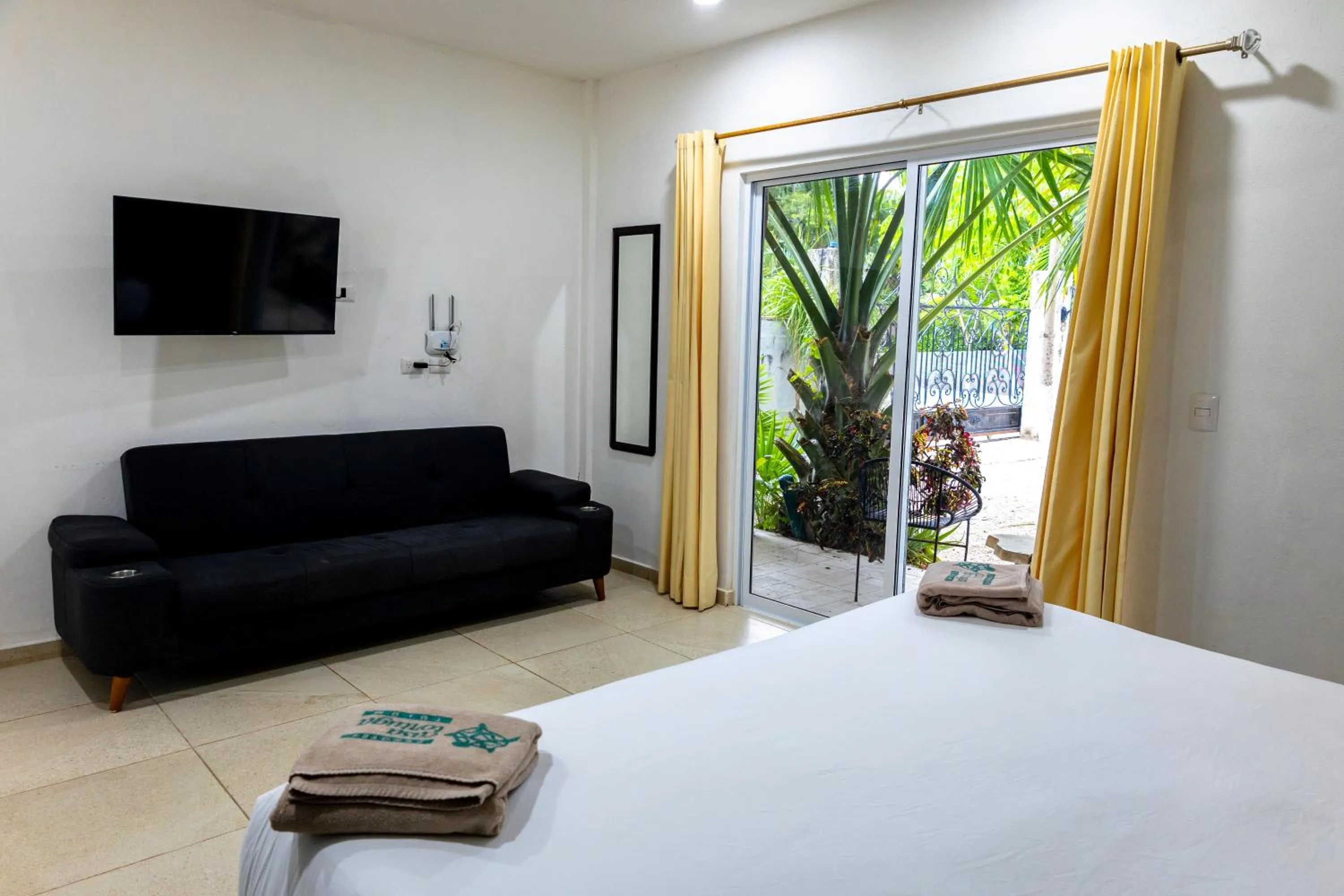 TV and multimedia, Bed in Hotel Casa Tortuga Tulum - Cenotes Park Inclusive
