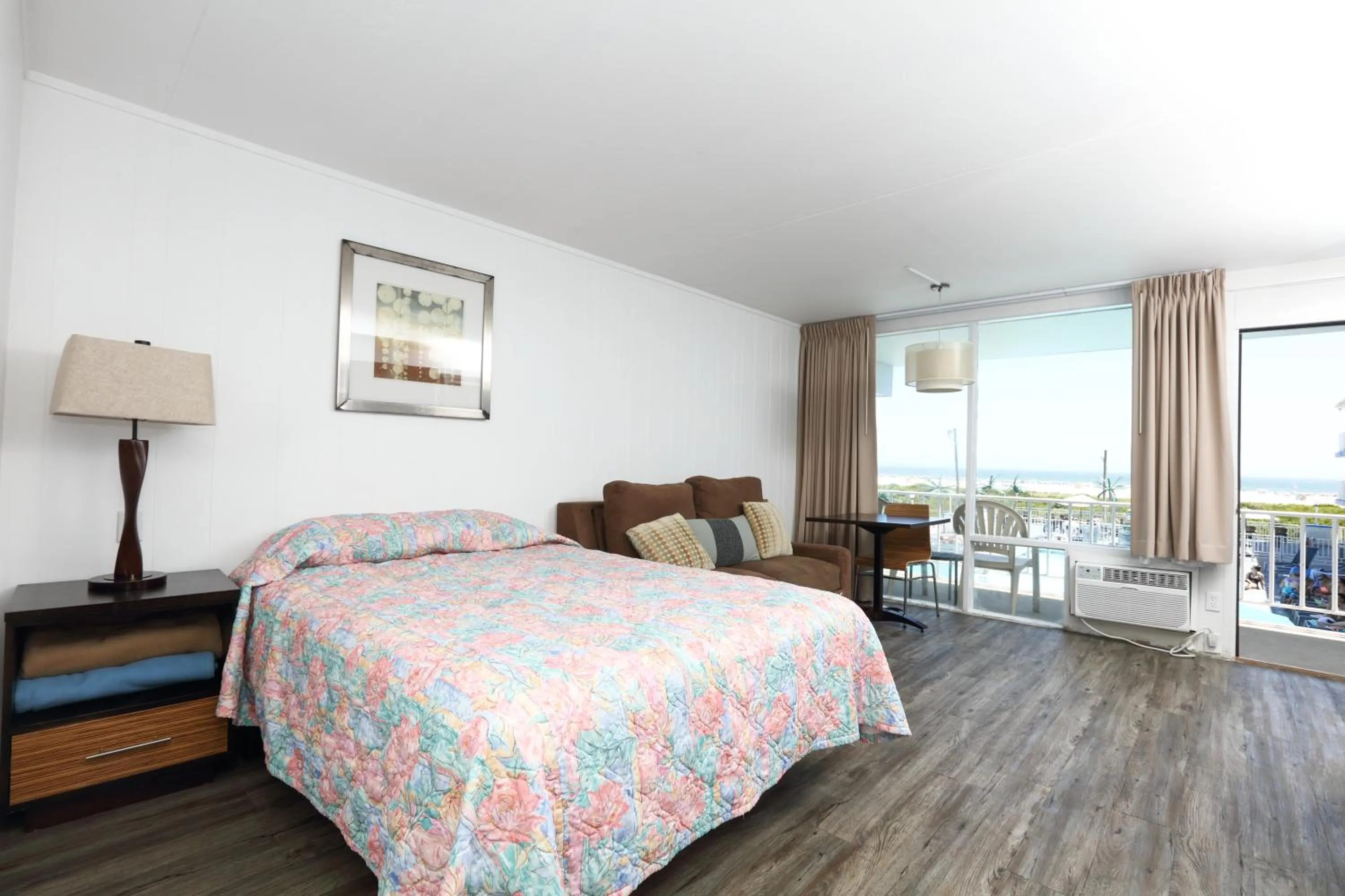 Bed in Olympic Island Beach Resort