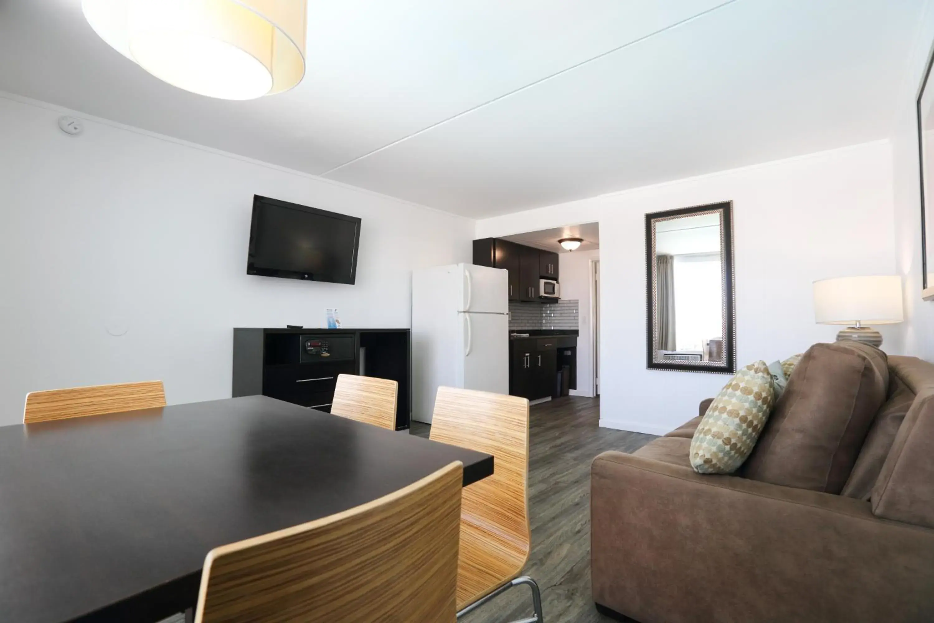 Studio with Pool View in Olympic Island Beach Resort Studio with Pool View in Olympic Island Beach Resort