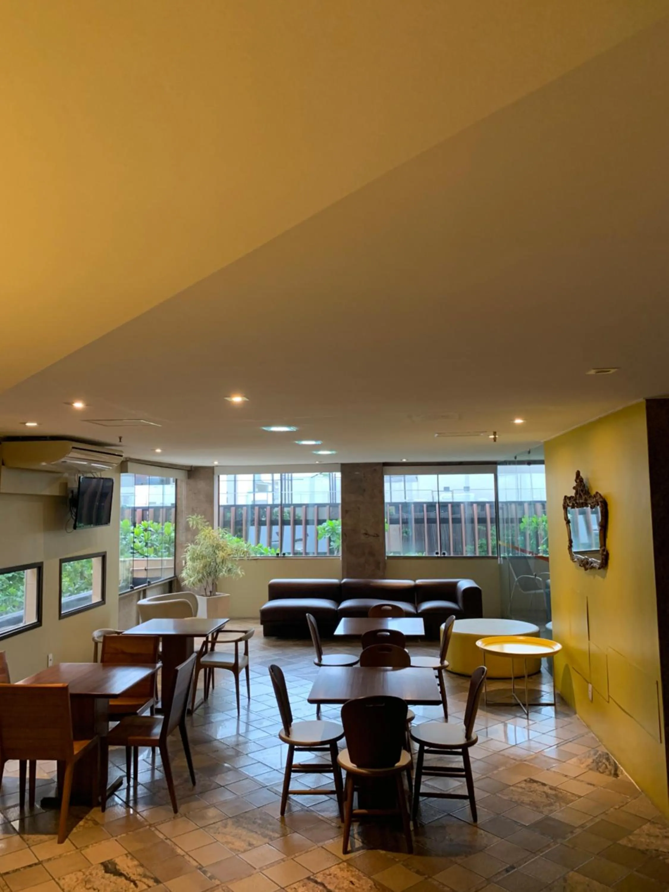 Communal lounge/ TV room in Leblon Flat