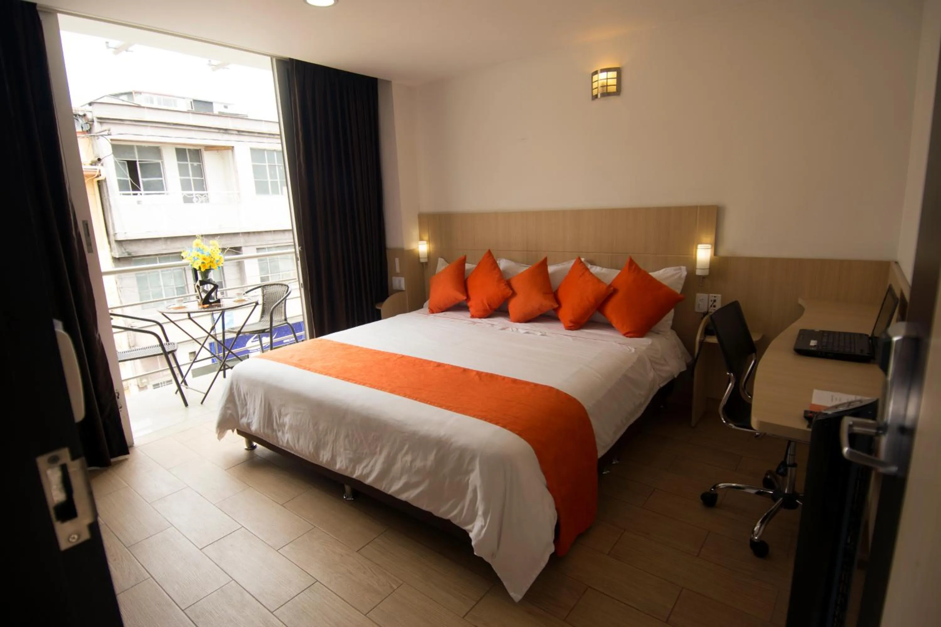 Suite in Hotel Granada Plaza