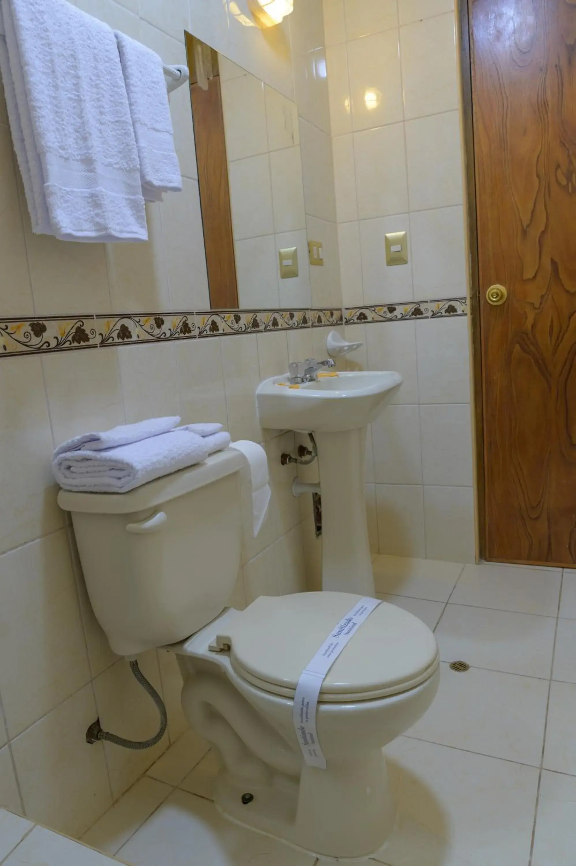 Twin Room with Private Bathroom in Hostel Sol Andina Inn Twin Room with Private Bathroom in Hostel Sol Andina Inn