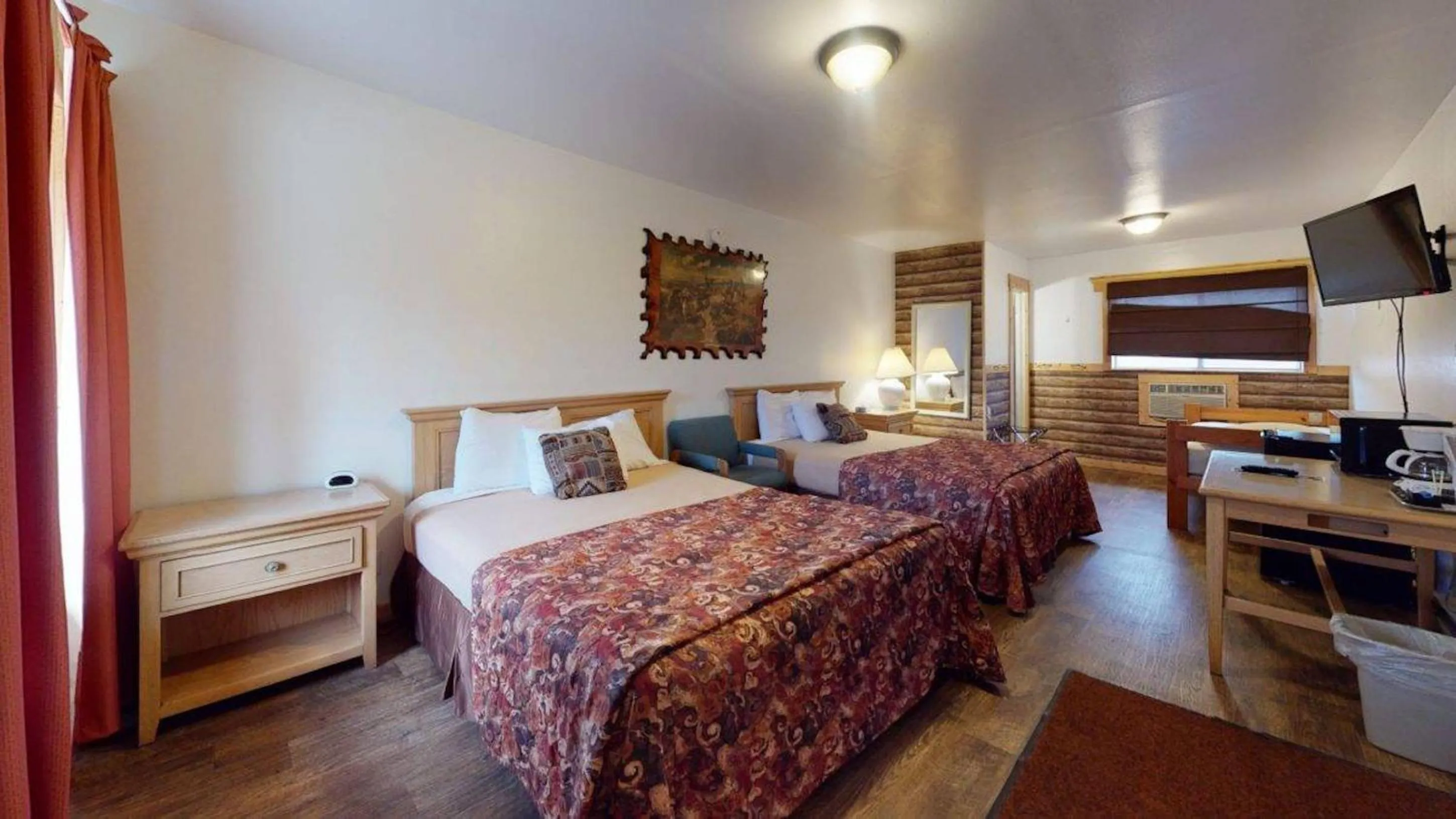 Bed in Trail's End Motel Downtown Lewistown