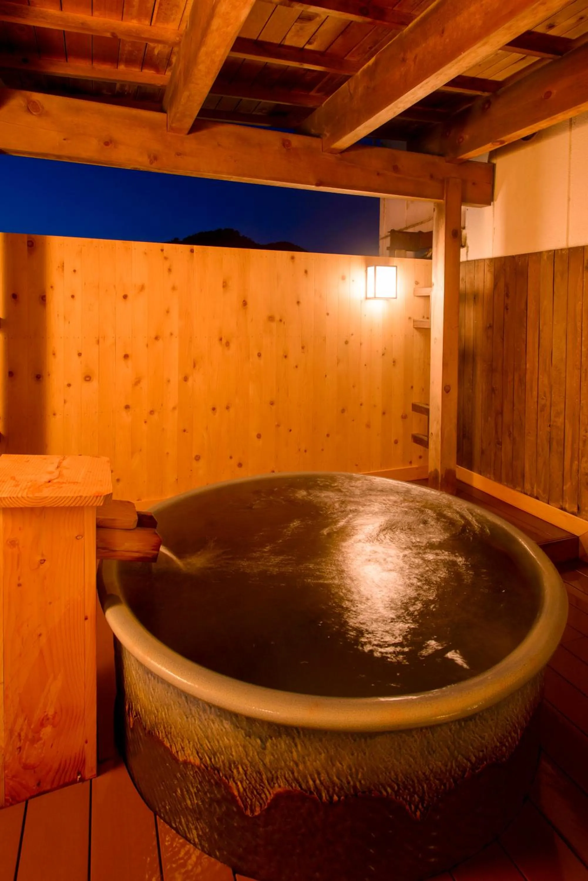 Hot Spring Bath in Yadoya Tsubaki