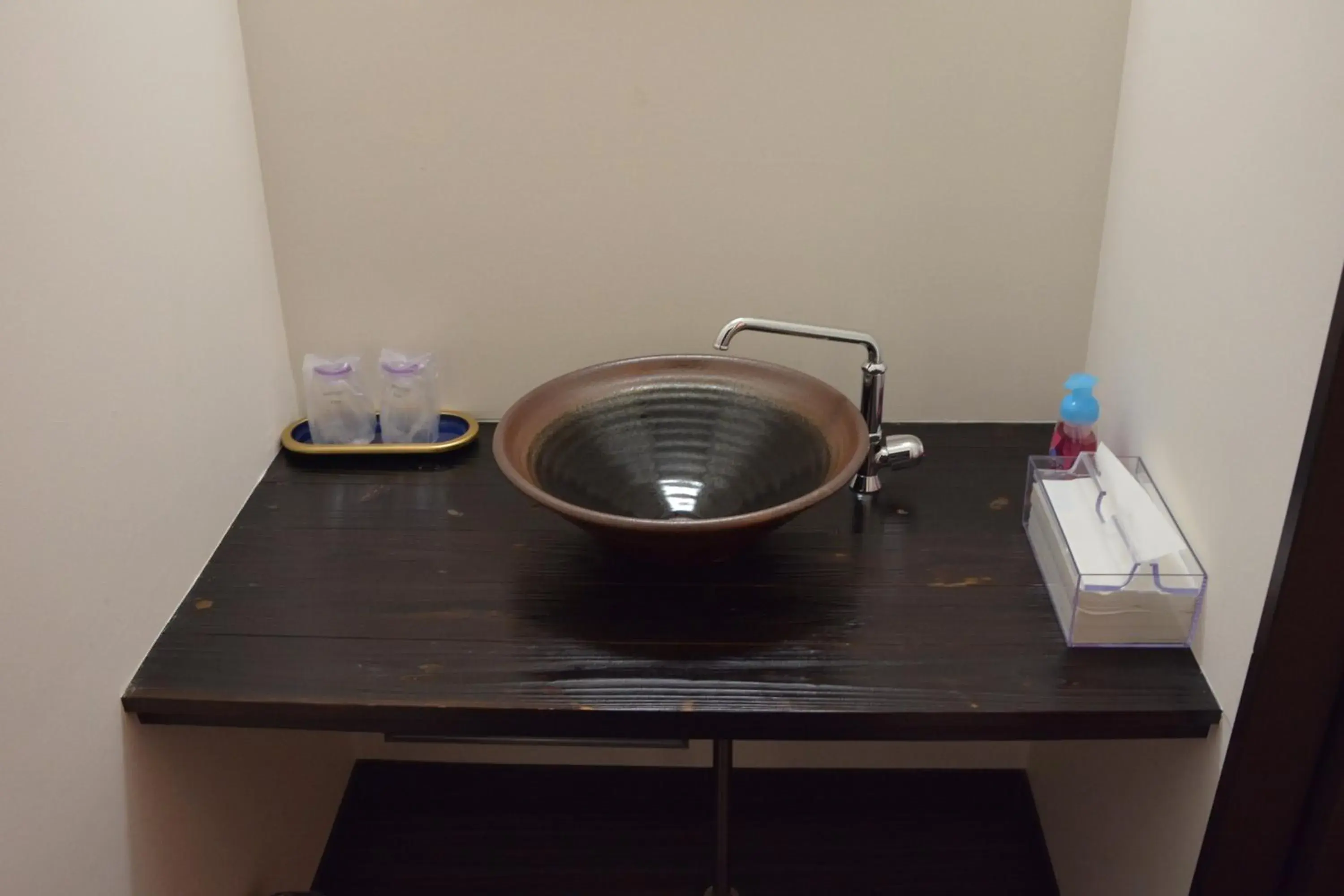 Japanese-Style Room with Shared Bathroom - single occupancy in Yadoya Tsubaki Japanese-Style Room with Shared Bathroom - single occupancy in Yadoya Tsubaki