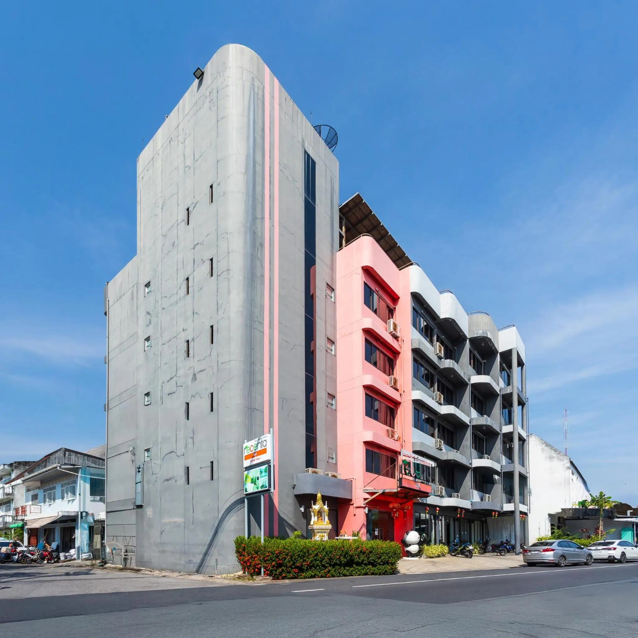 Property building in Recenta Style Phuket Town