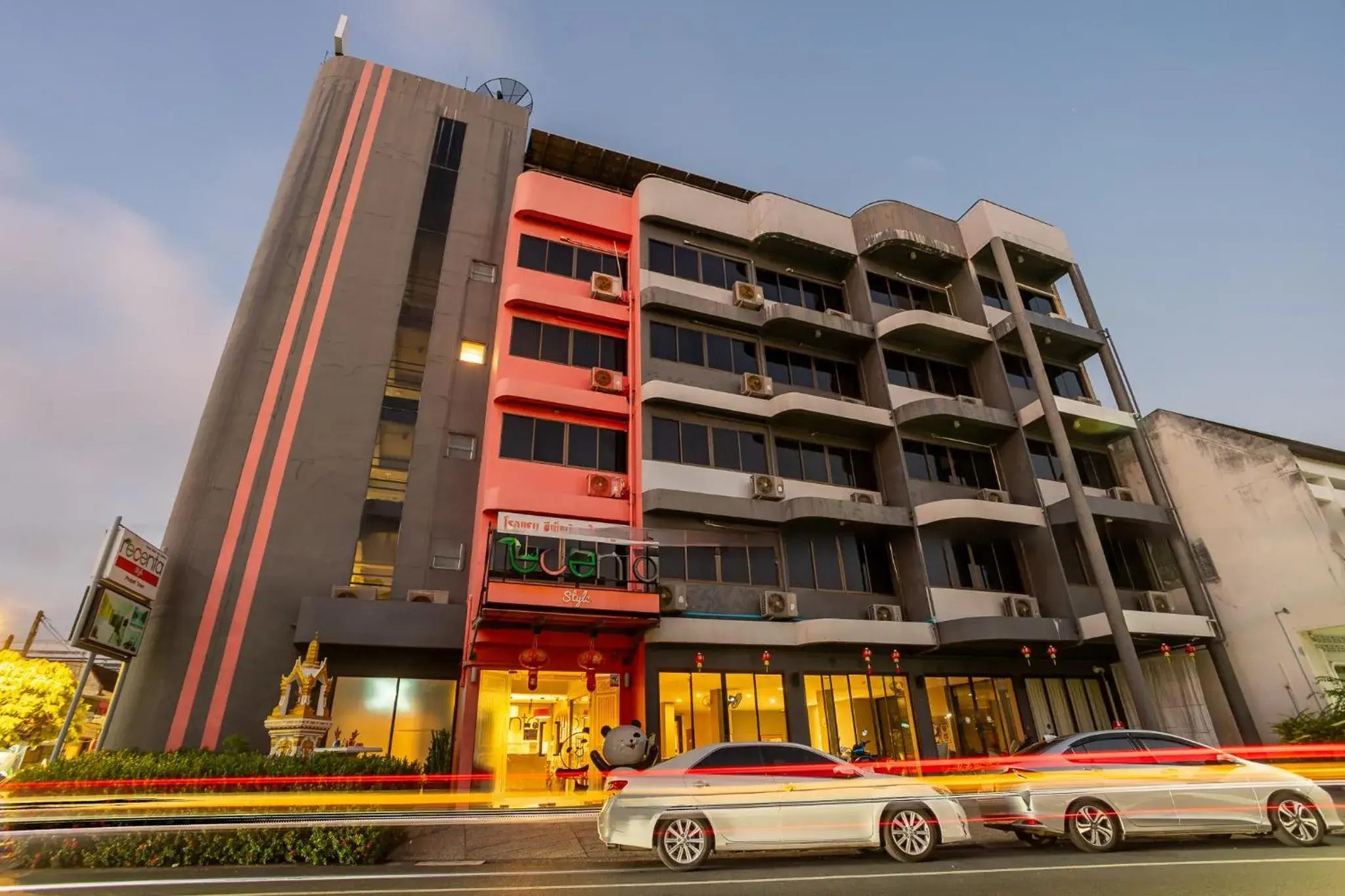 Property building in Recenta Style Phuket Town Property building in Recenta Style Phuket Town