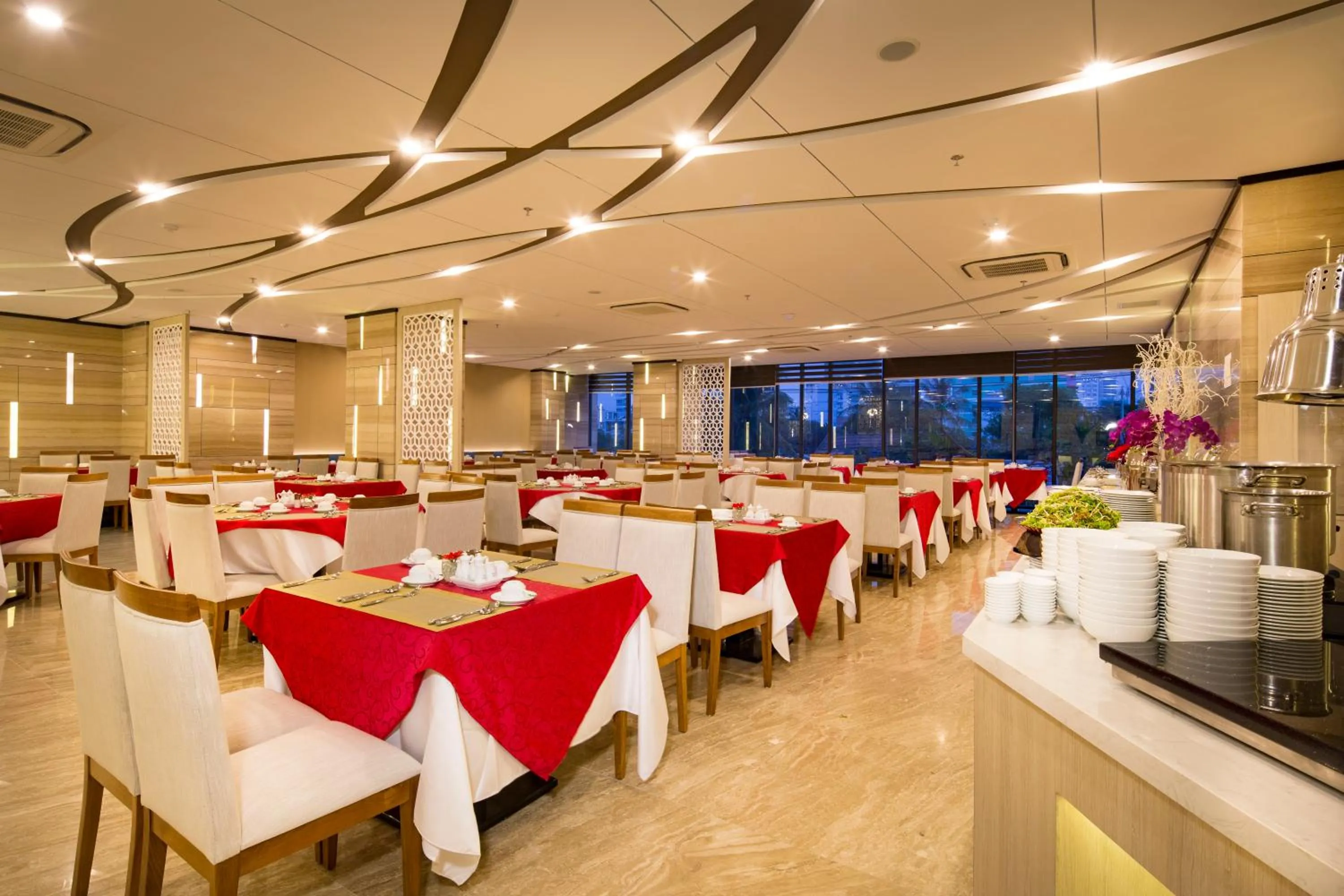Restaurant/places to eat in Stella Maris Nha Trang Hotel