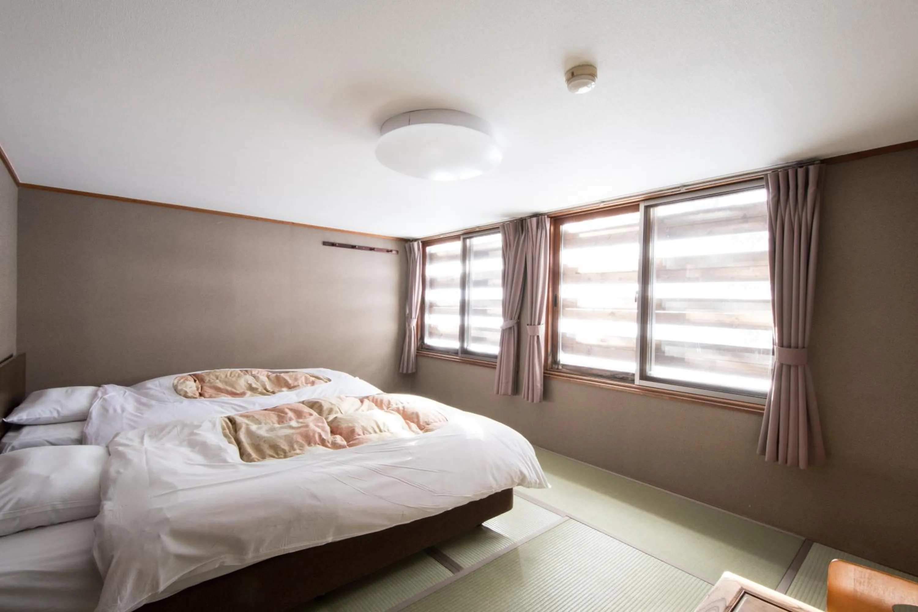 Photo of the whole room, Bed in Yachi Onsen