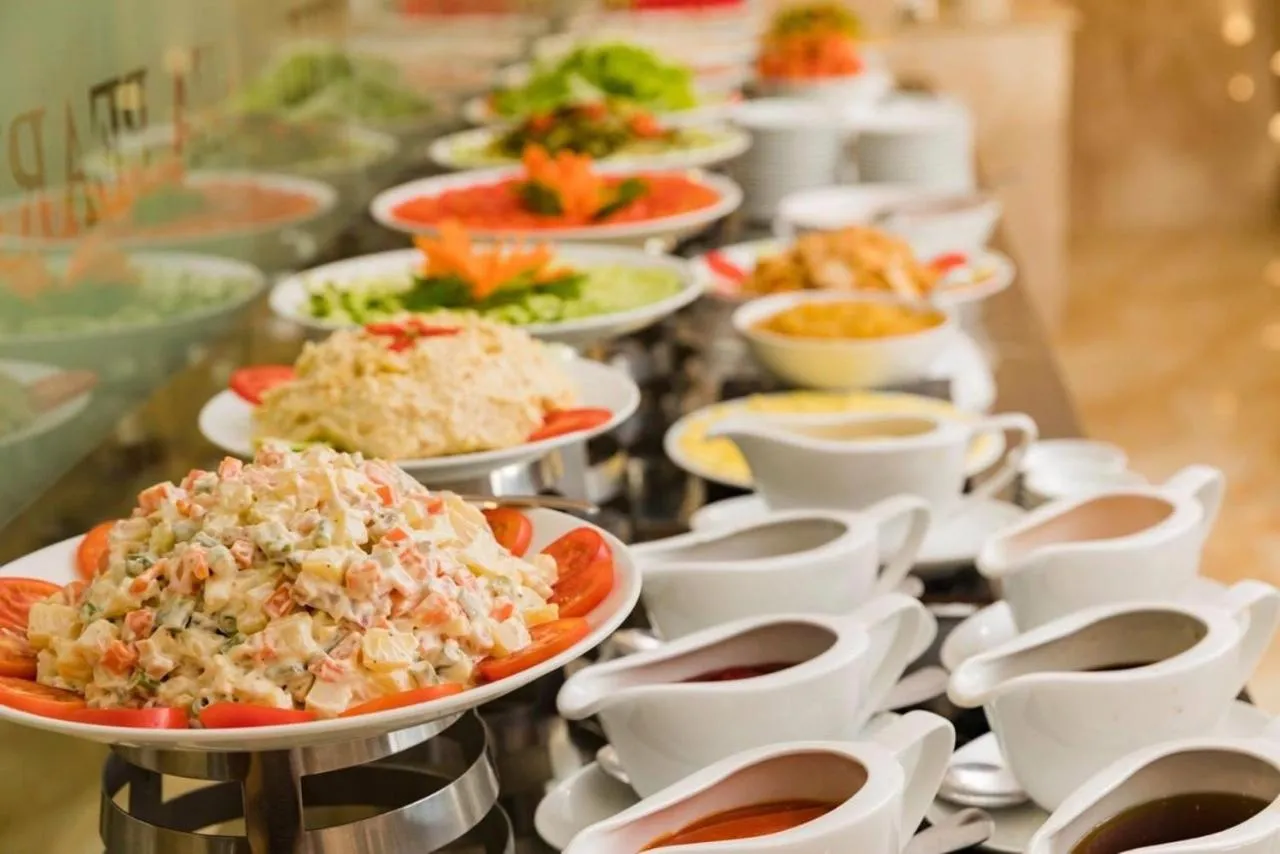 Restaurant/places to eat in Riverside Hotel Quang Binh