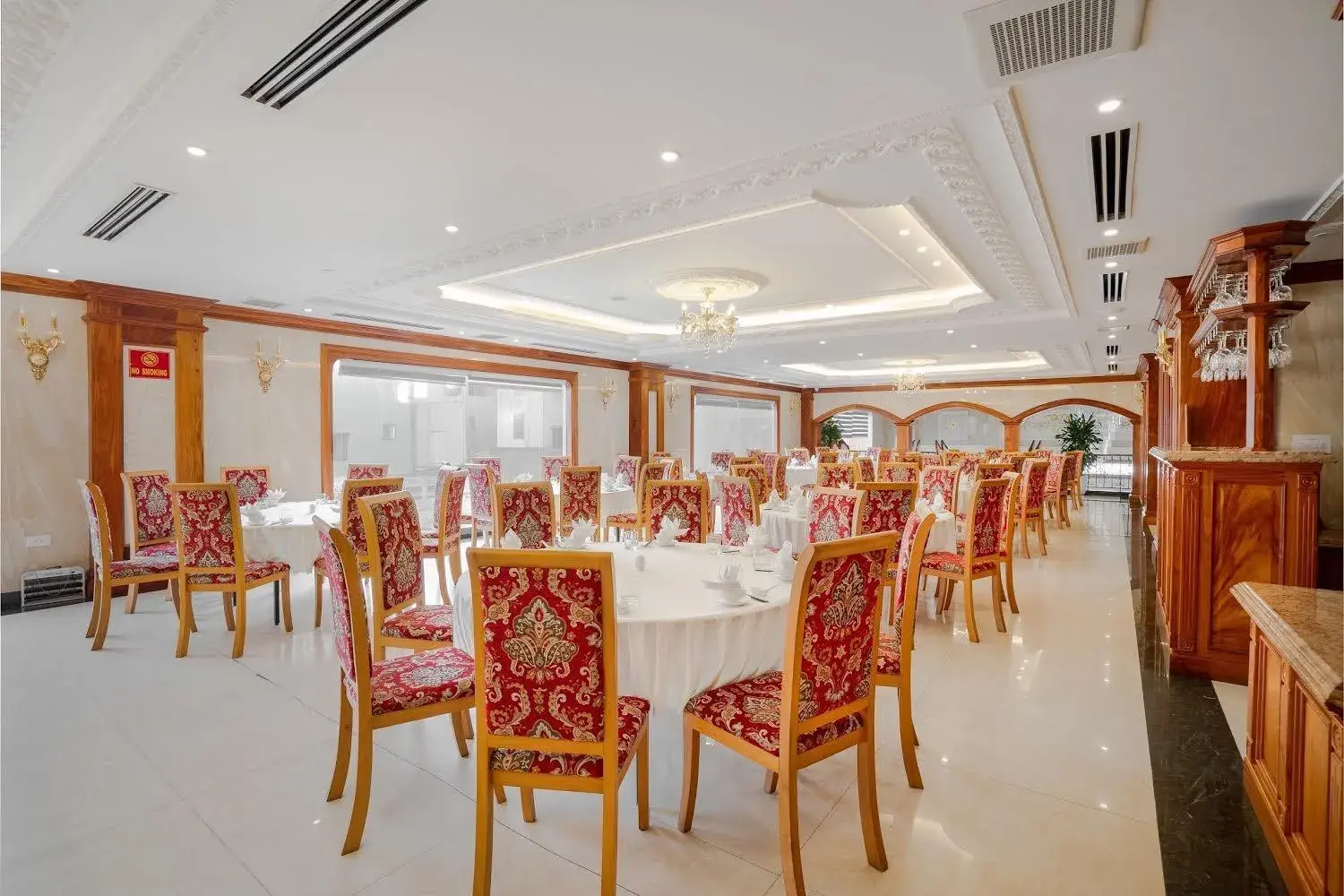 Restaurant/places to eat in Riverside Hotel Quang Binh Restaurant/places to eat in Riverside Hotel Quang Binh