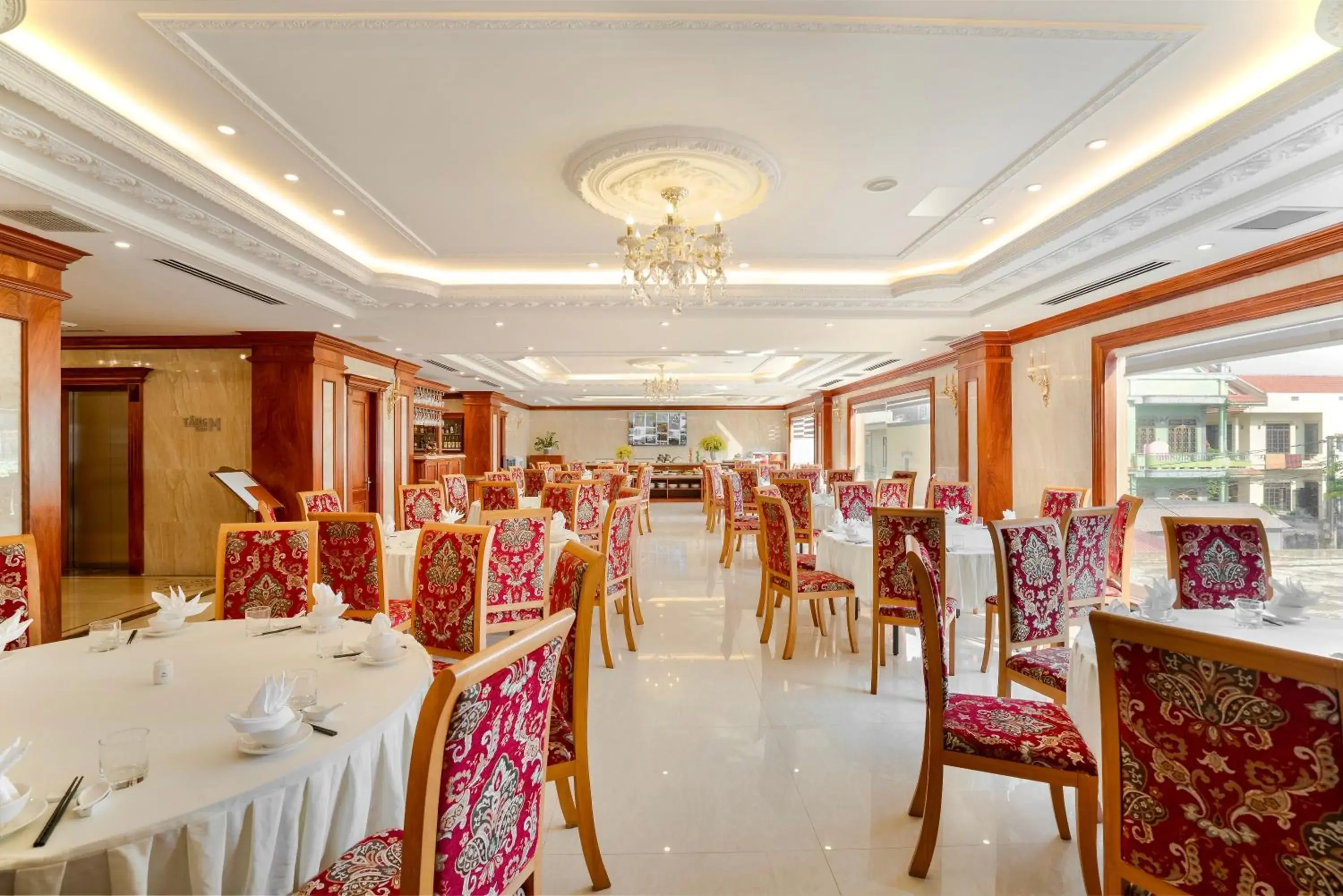 Restaurant/places to eat in Riverside Hotel Quang Binh Restaurant/places to eat in Riverside Hotel Quang Binh