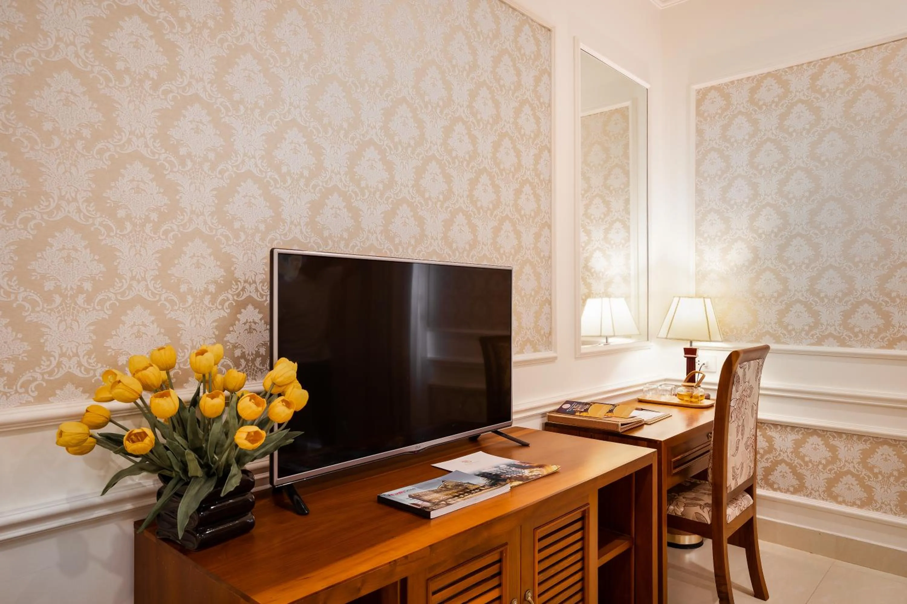 TV and multimedia in Riverside Hotel Quang Binh