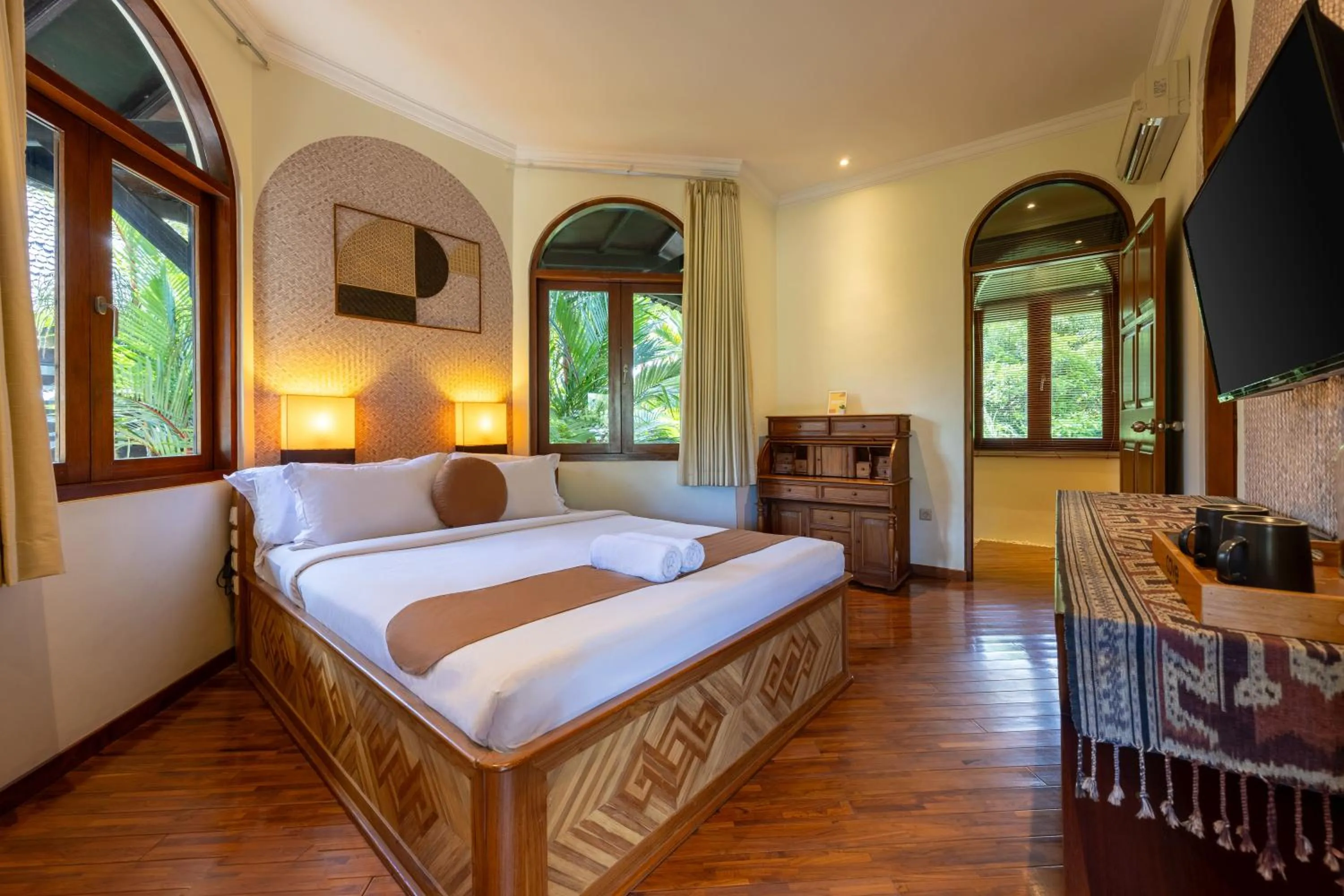 Bedroom, Bed in Cove Urbanest Inn