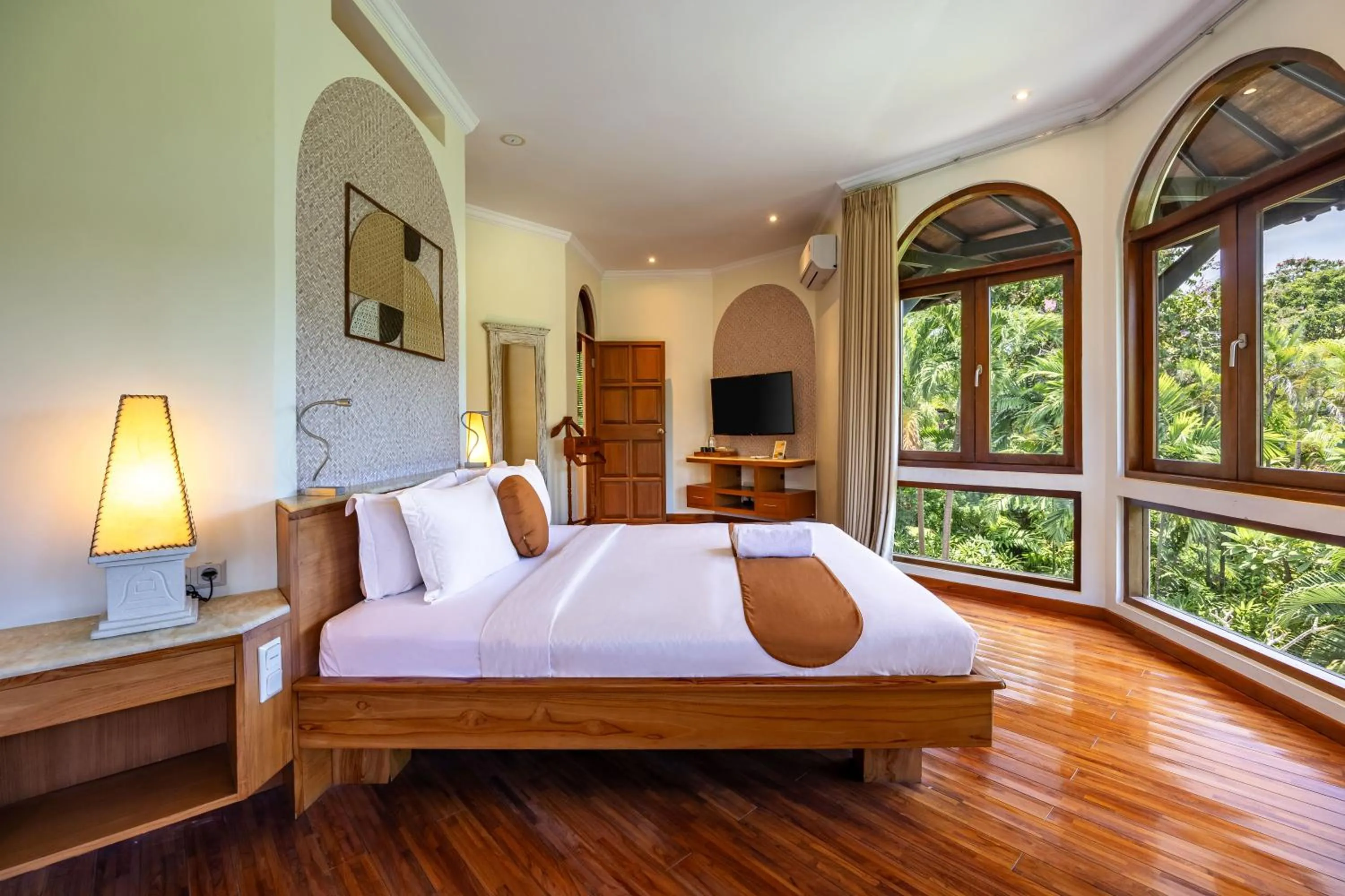 Bedroom, Bed in Cove Urbanest Inn