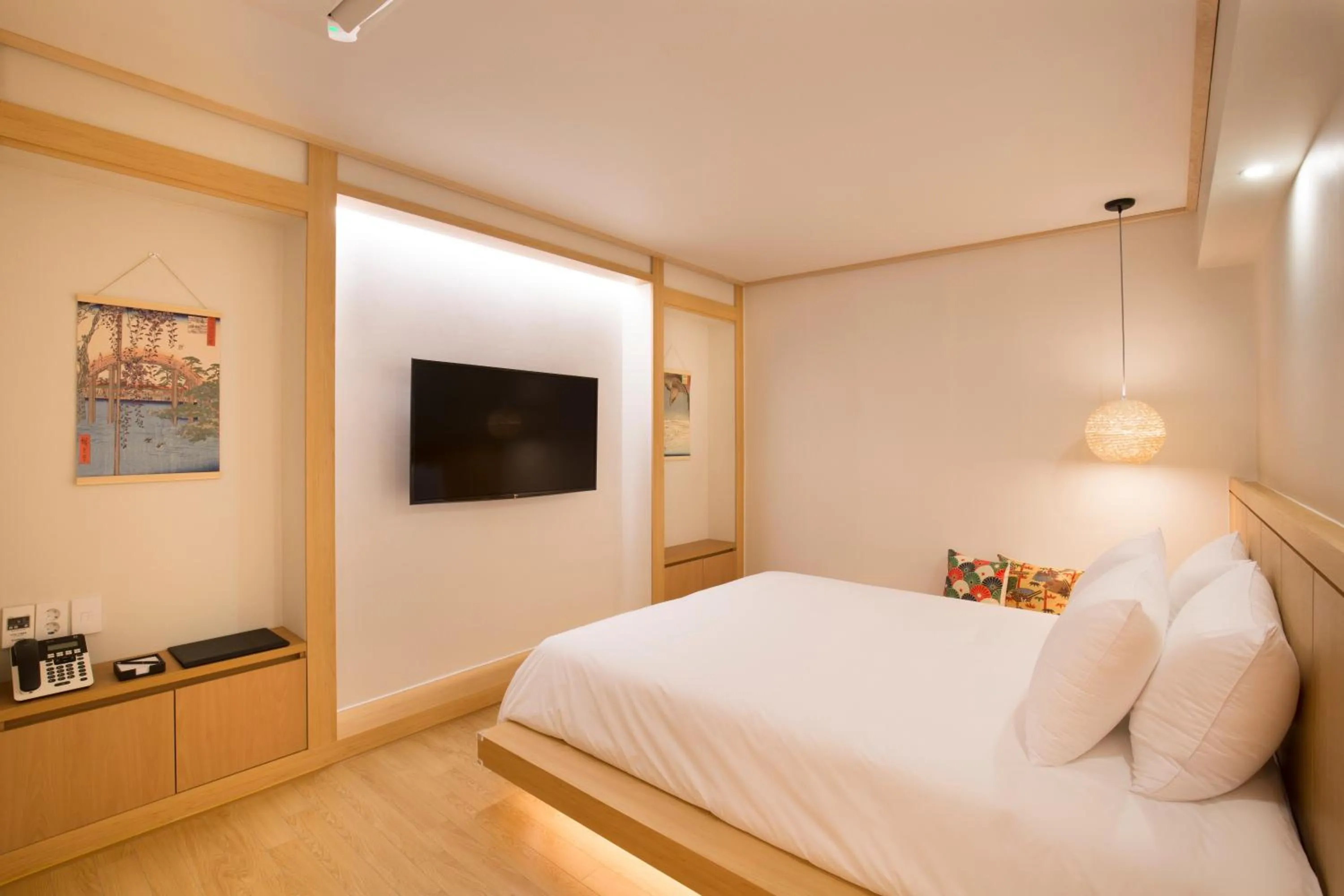 Bed in Tomonoya Ryokan Geoje