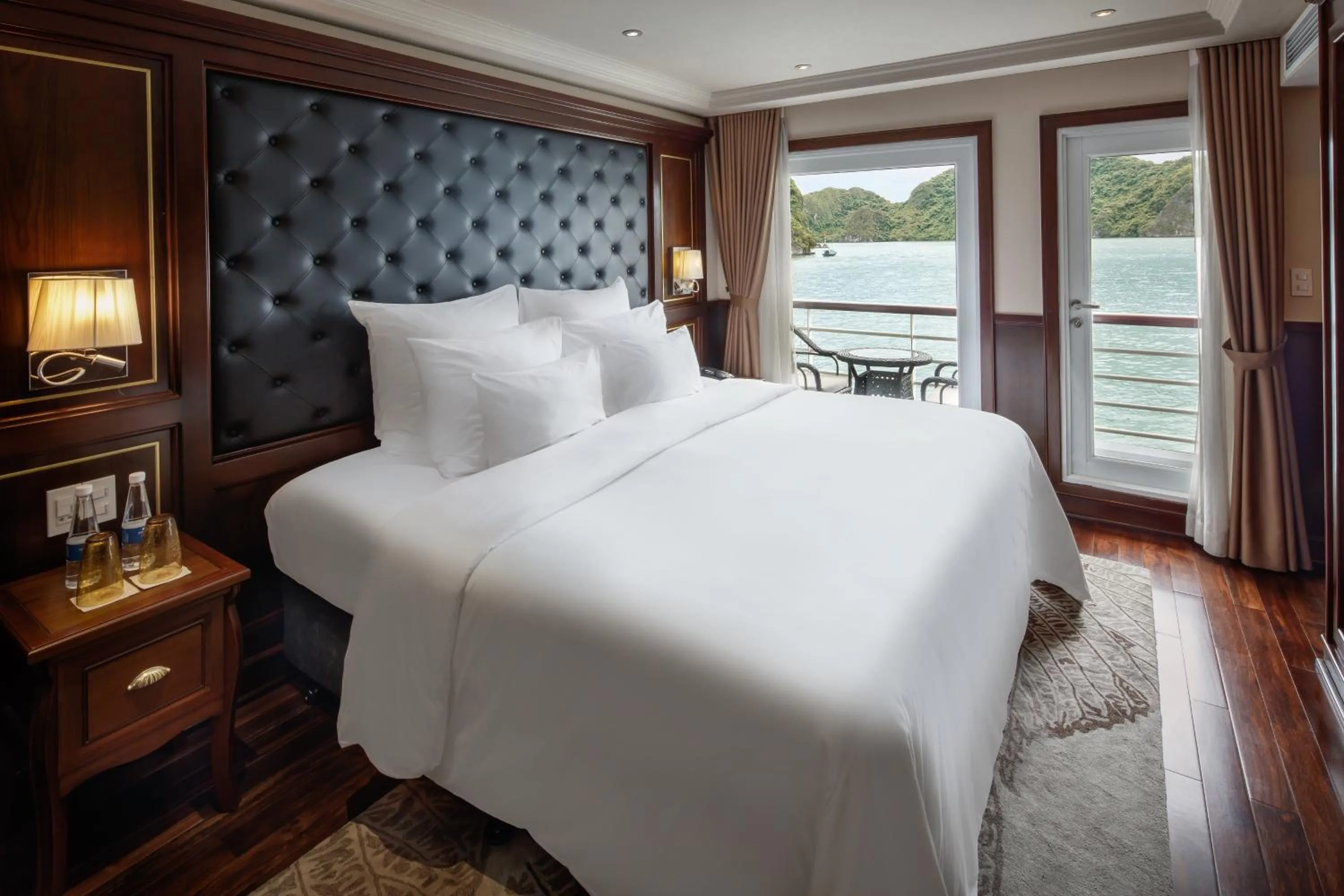 TV and multimedia, Bed in Paradise Elegance Cruise Halong