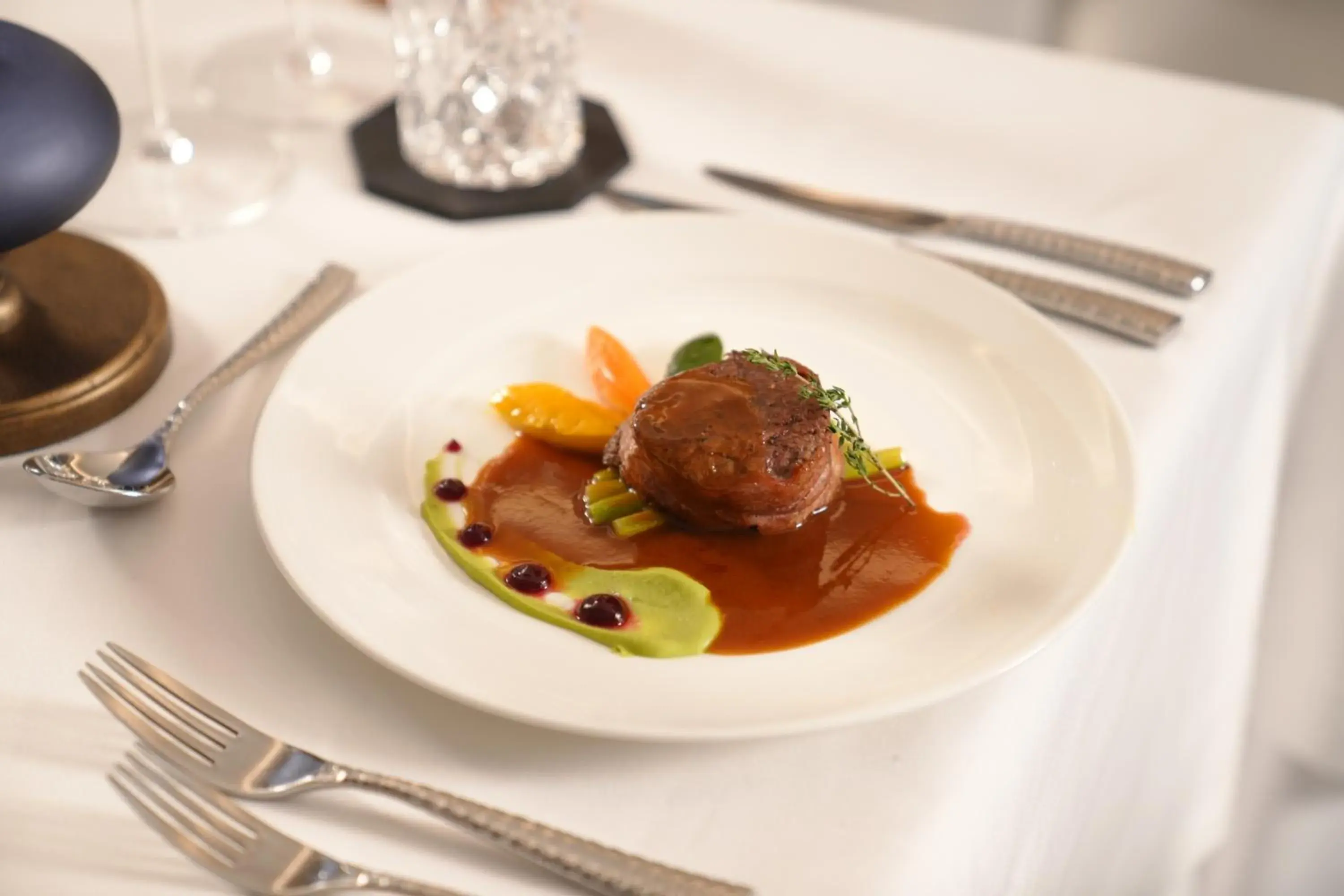 Restaurant/places to eat in Paradise Elegance Cruise Halong Restaurant/places to eat in Paradise Elegance Cruise Halong