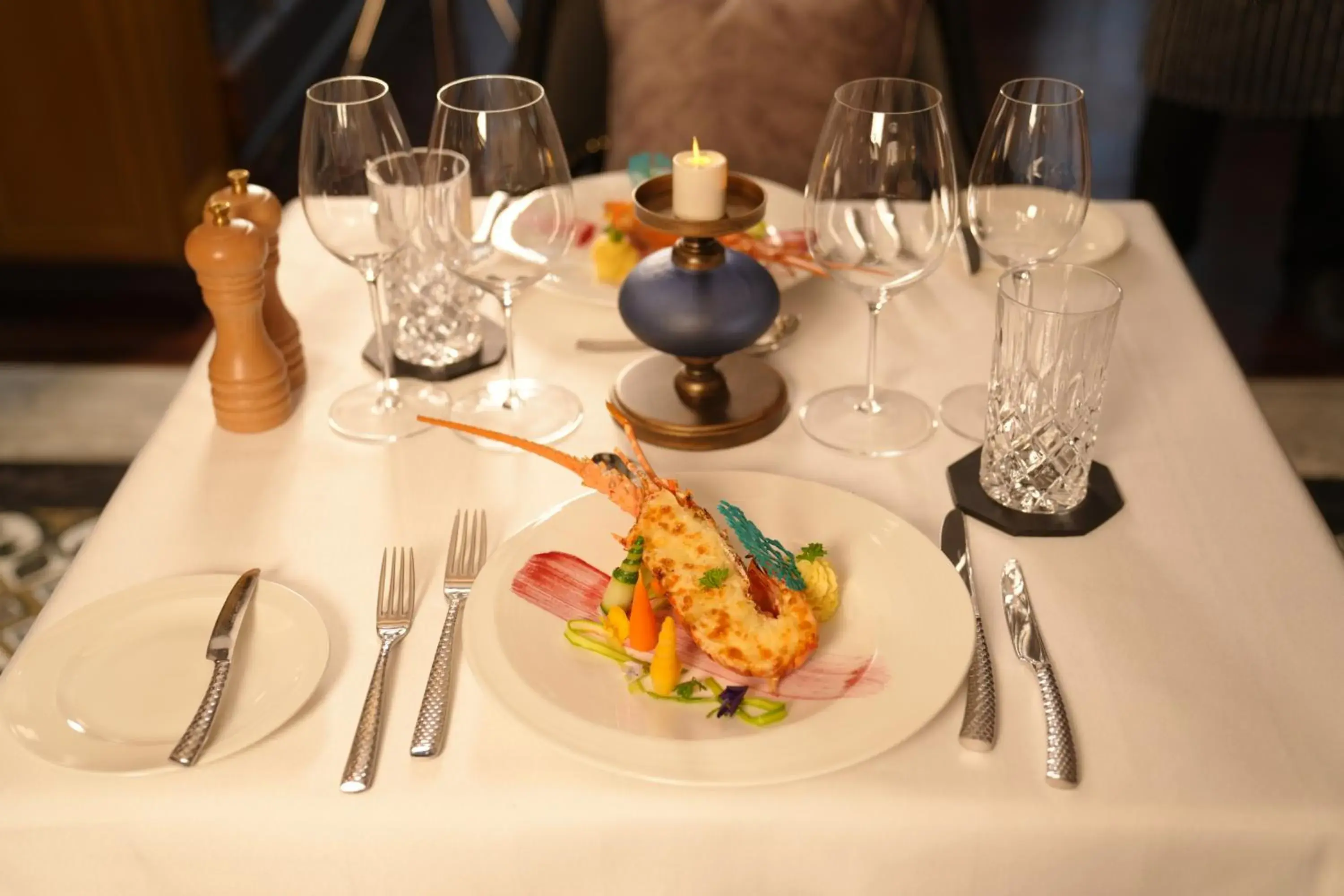 Restaurant/places to eat in Paradise Elegance Cruise Halong Restaurant/places to eat in Paradise Elegance Cruise Halong