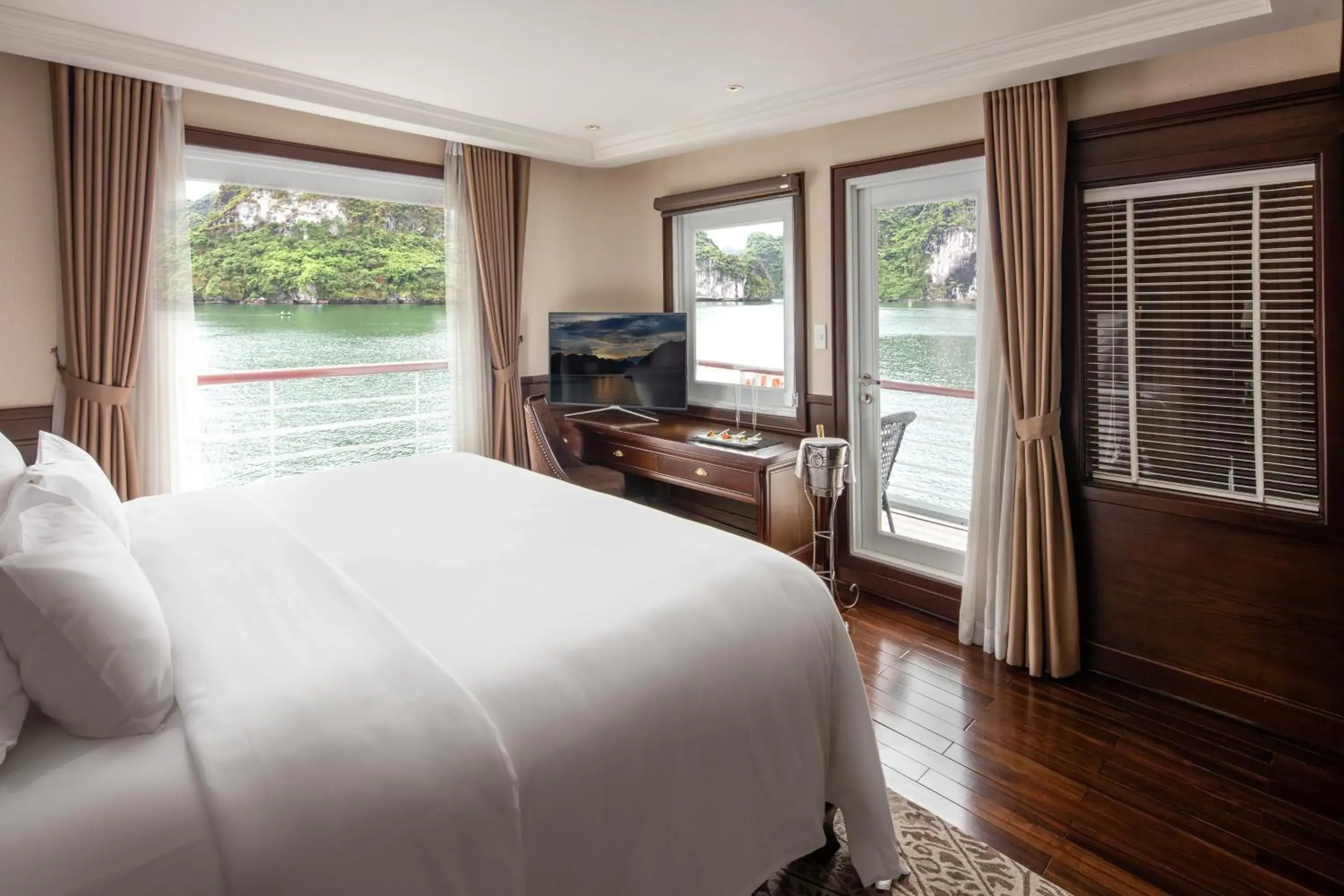 View (from property/room), Bed in Paradise Elegance Cruise Halong View (from property/room), Bed in Paradise Elegance Cruise Halong