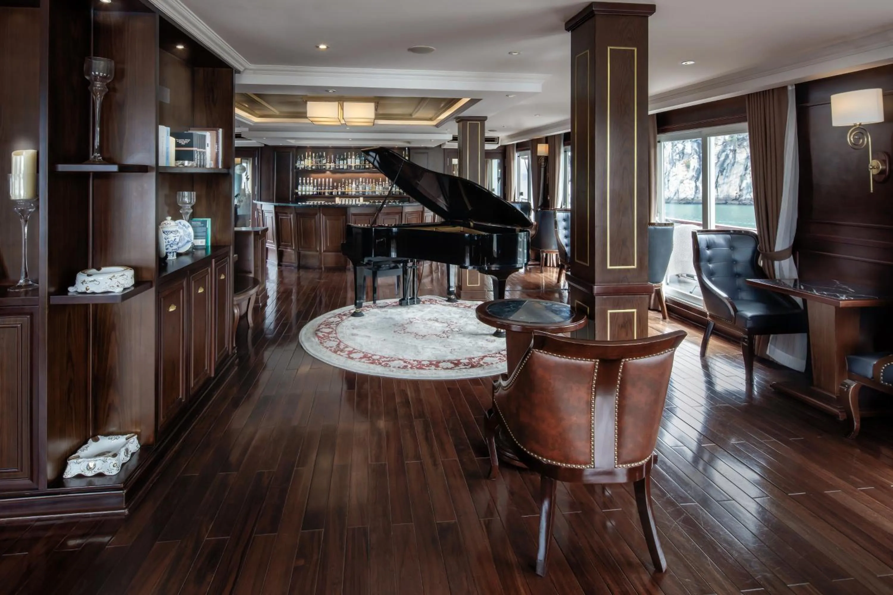 Restaurant/places to eat in Paradise Elegance Cruise Halong