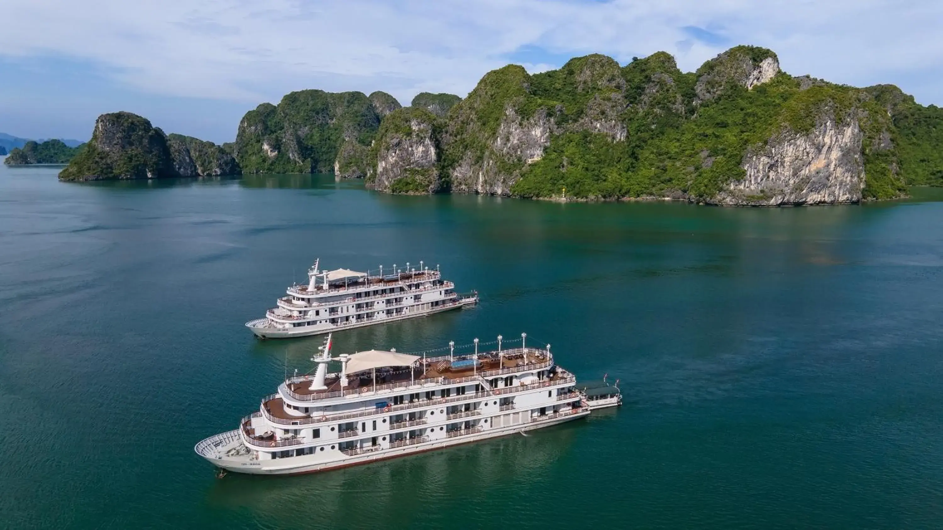 Bird's eye view in Paradise Elegance Cruise Halong Bird's eye view in Paradise Elegance Cruise Halong