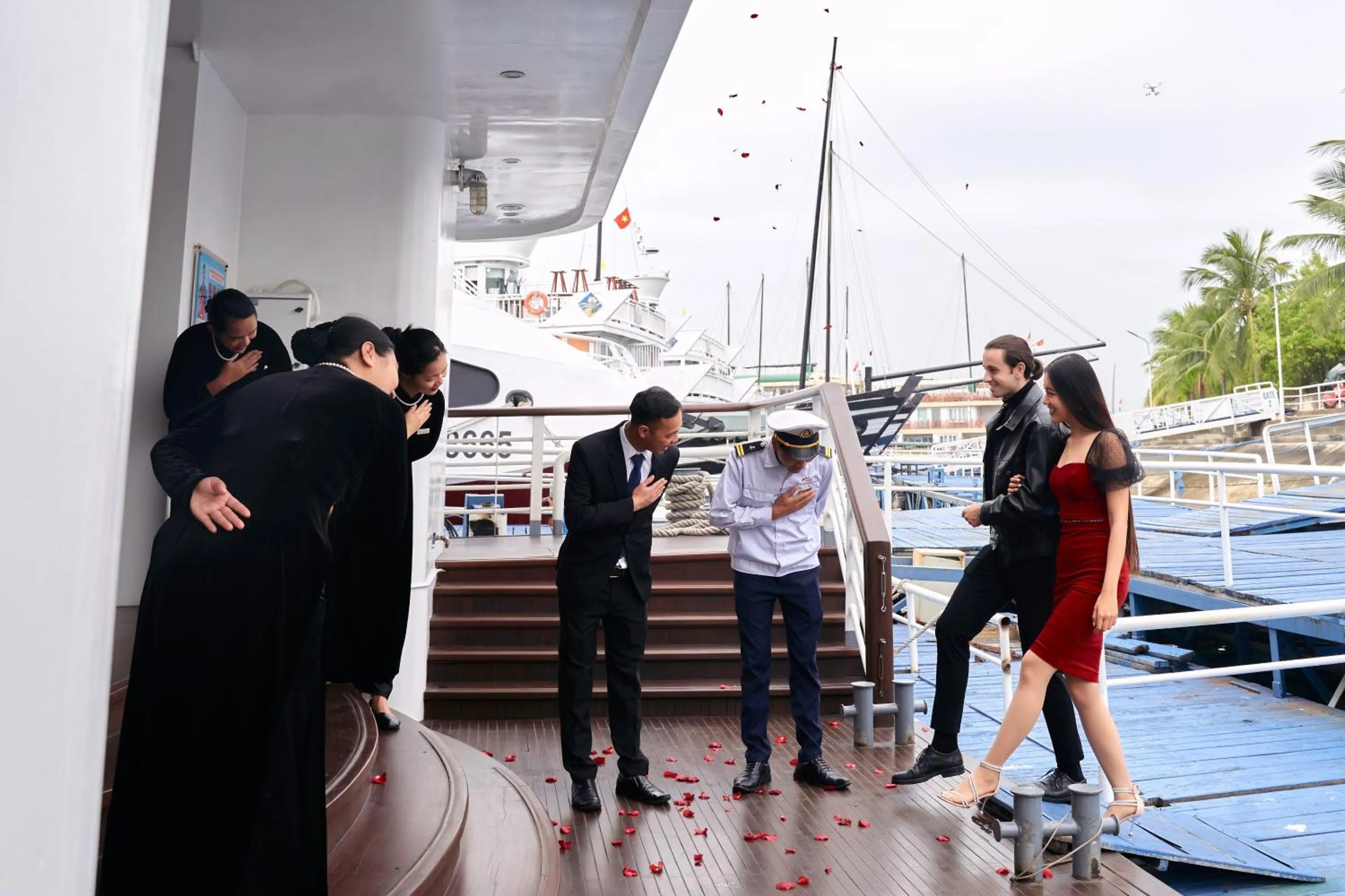 Facade/entrance in Paradise Elegance Cruise Halong