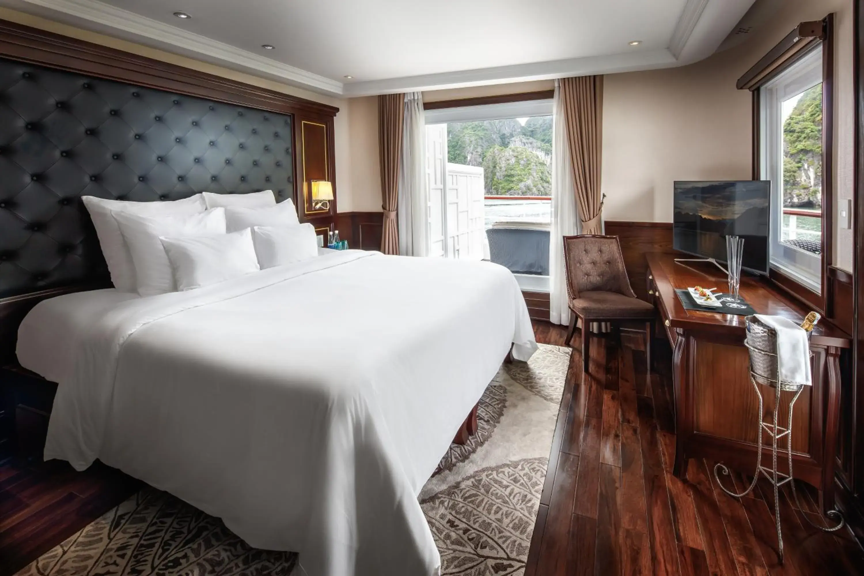 Bed in Paradise Elegance Cruise Halong Bed in Paradise Elegance Cruise Halong