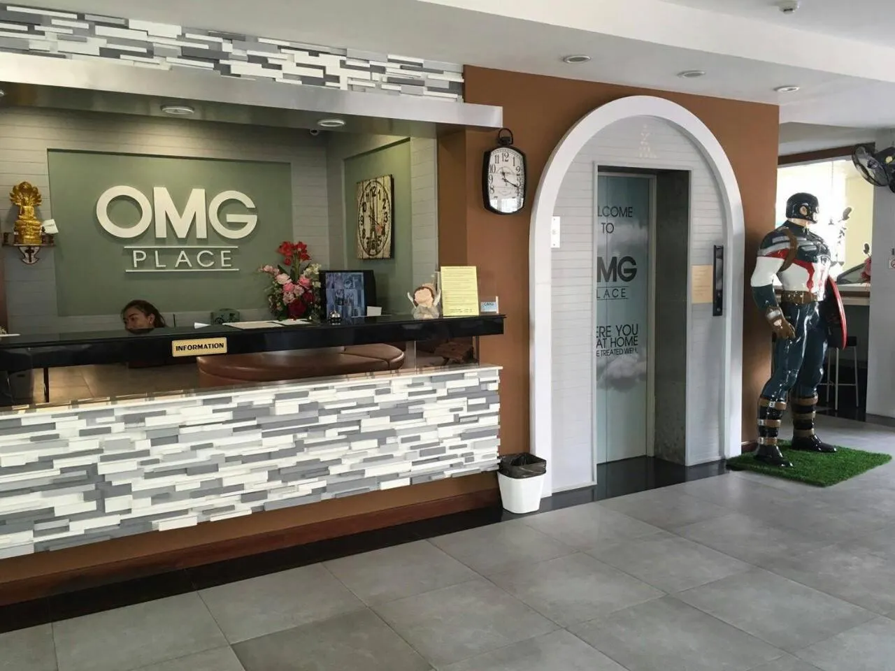 Lobby or reception in OMG Hotel