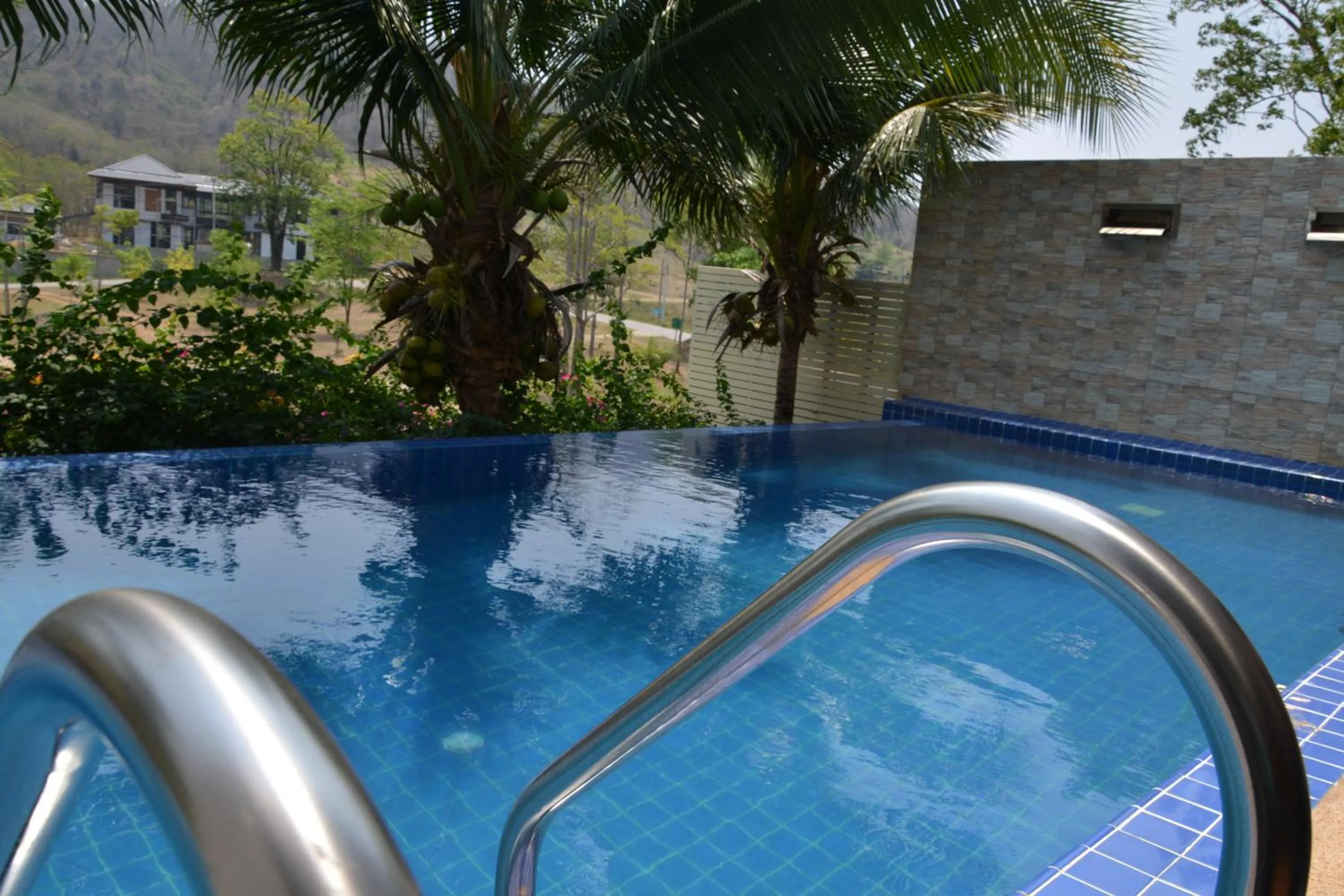 Swimming pool in Sir James Resort