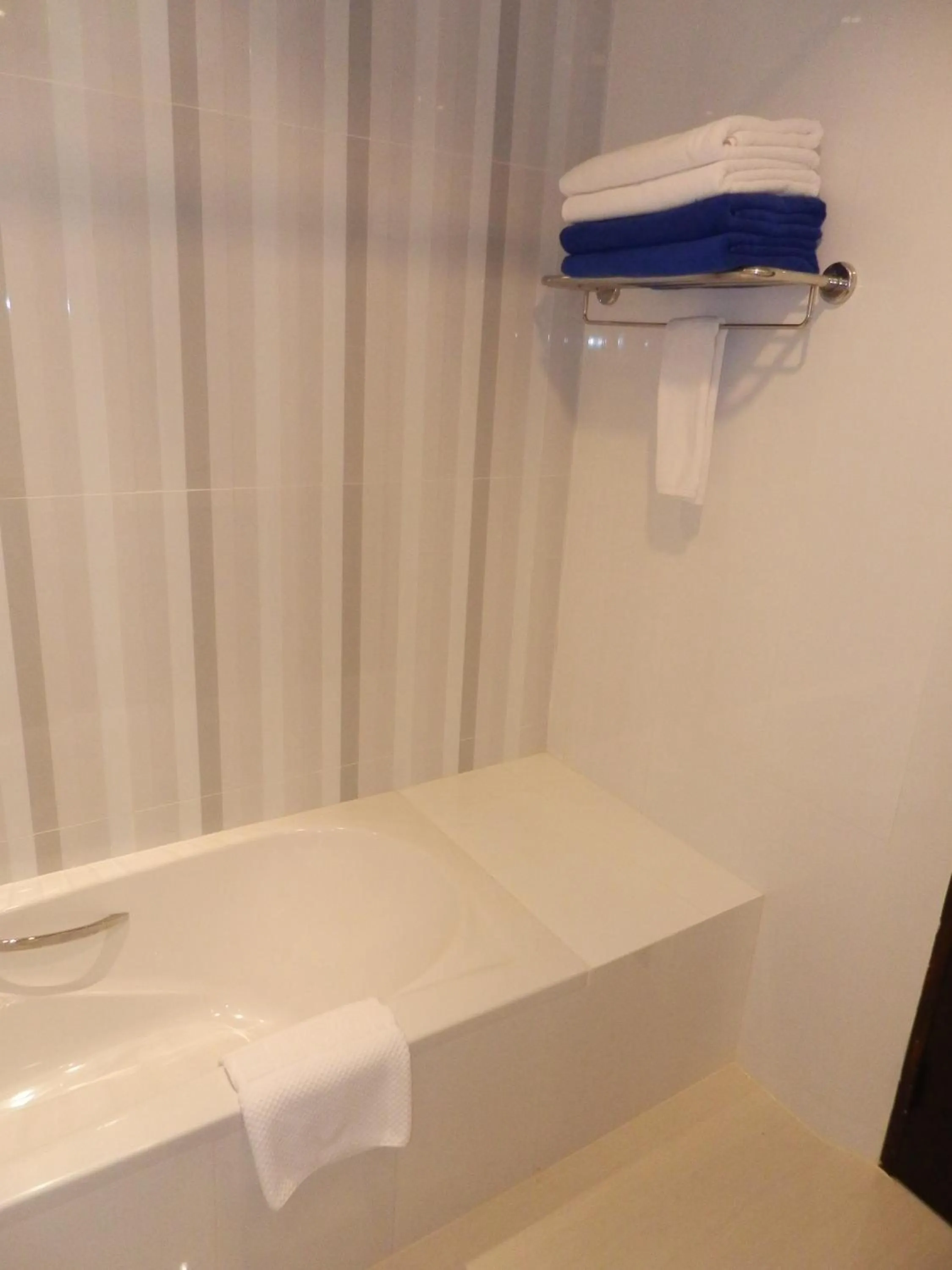 Hot Tub in Sir James Resort