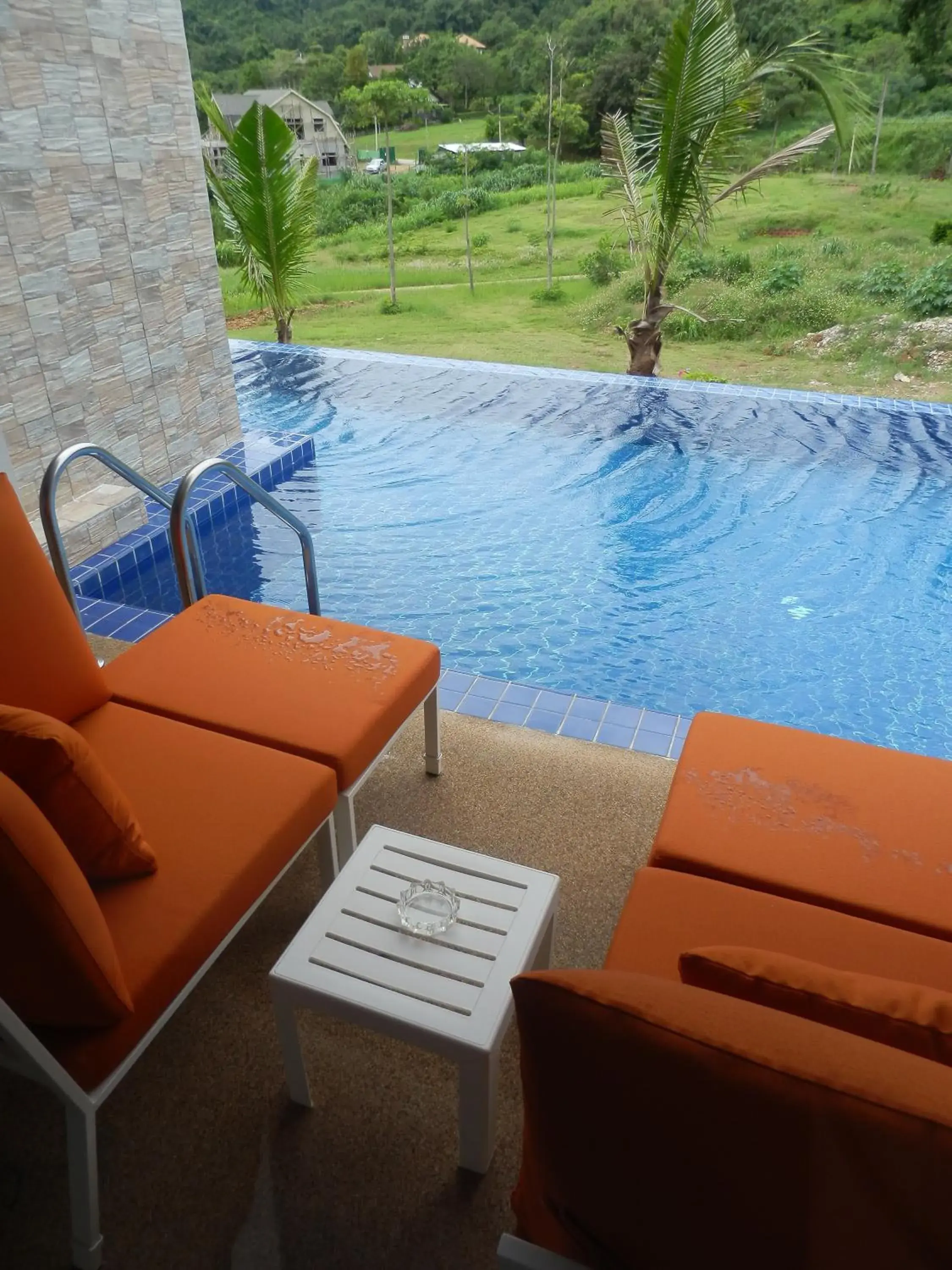 Swimming pool in Sir James Resort Swimming pool in Sir James Resort