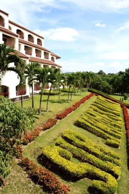 Property building in Sir James Resort Property building in Sir James Resort