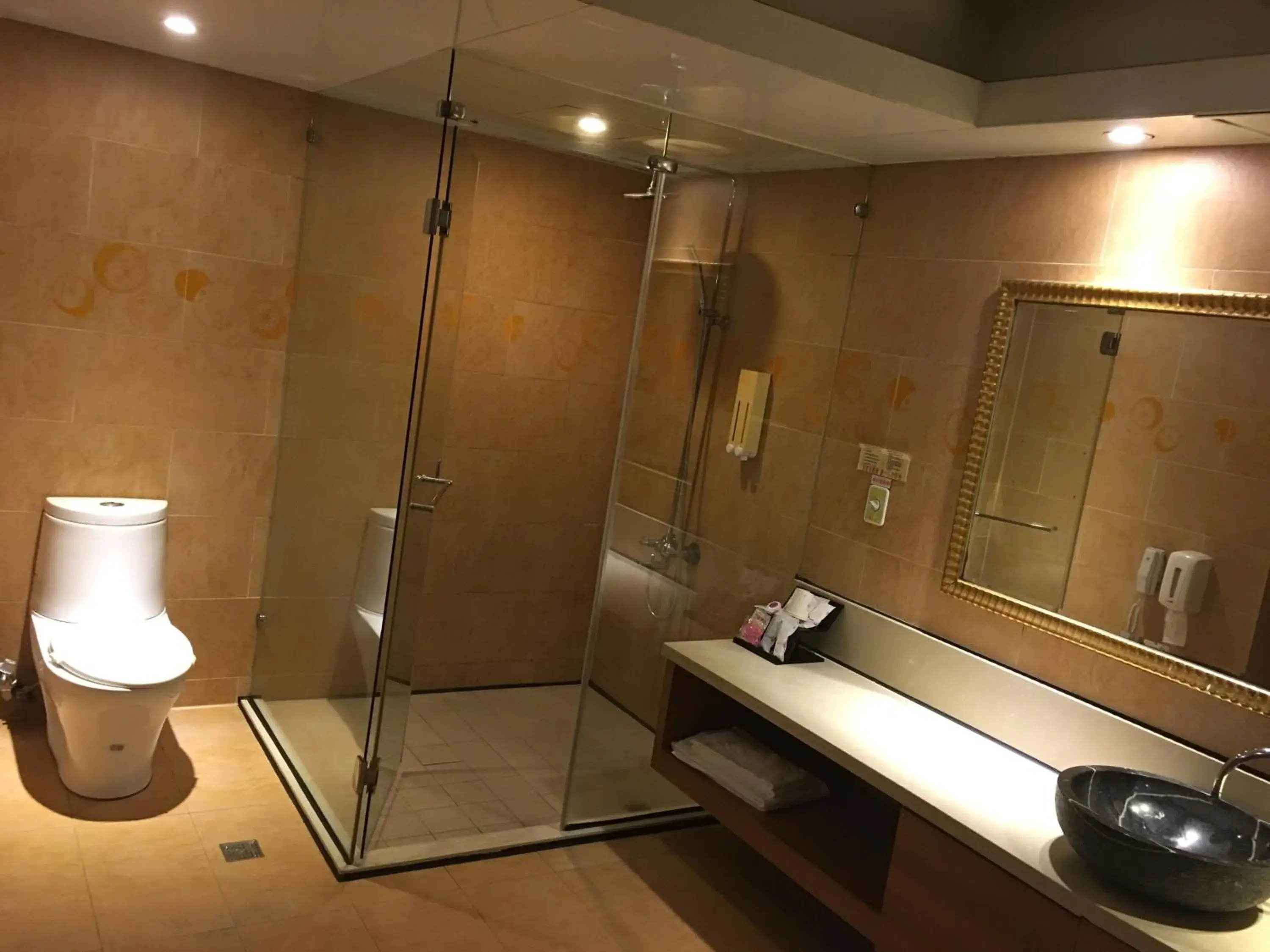 Bathroom in Discovery Motel - Tucheng