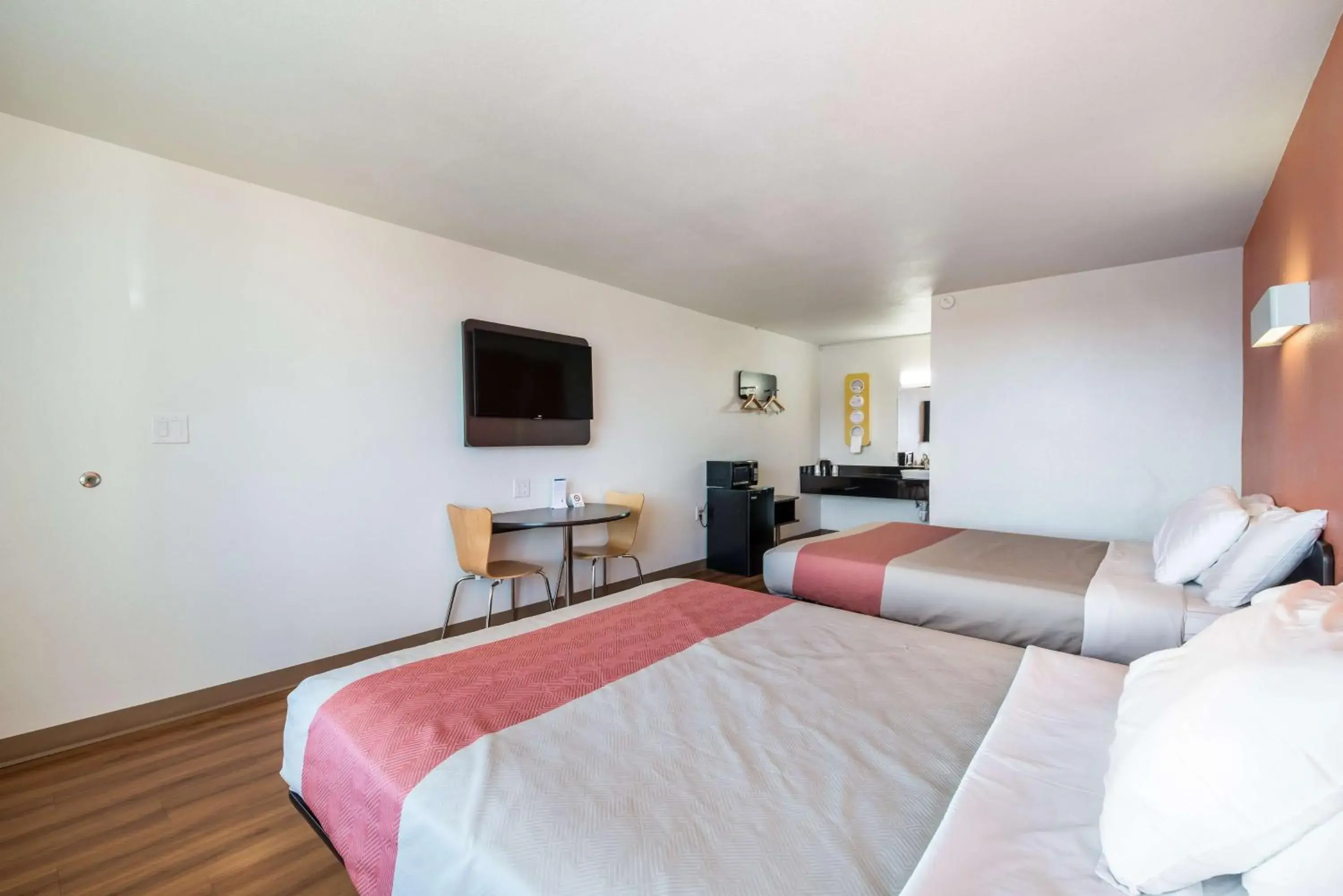 TV and multimedia, Bed in Motel 6-Connellys Springs, NC TV and multimedia, Bed in Motel 6-Connellys Springs, NC