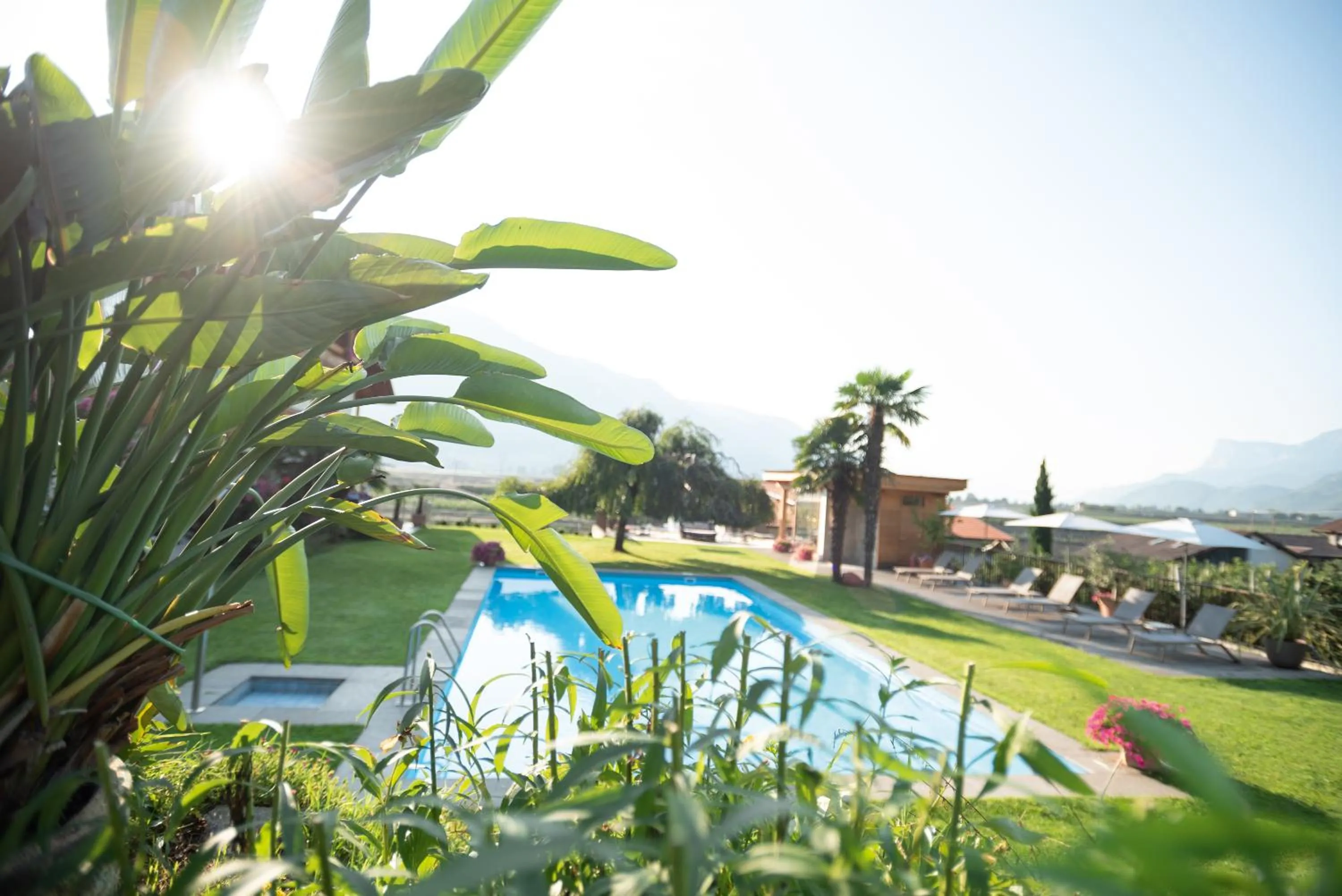 Pool view in Hotel und Residence Johanneshof