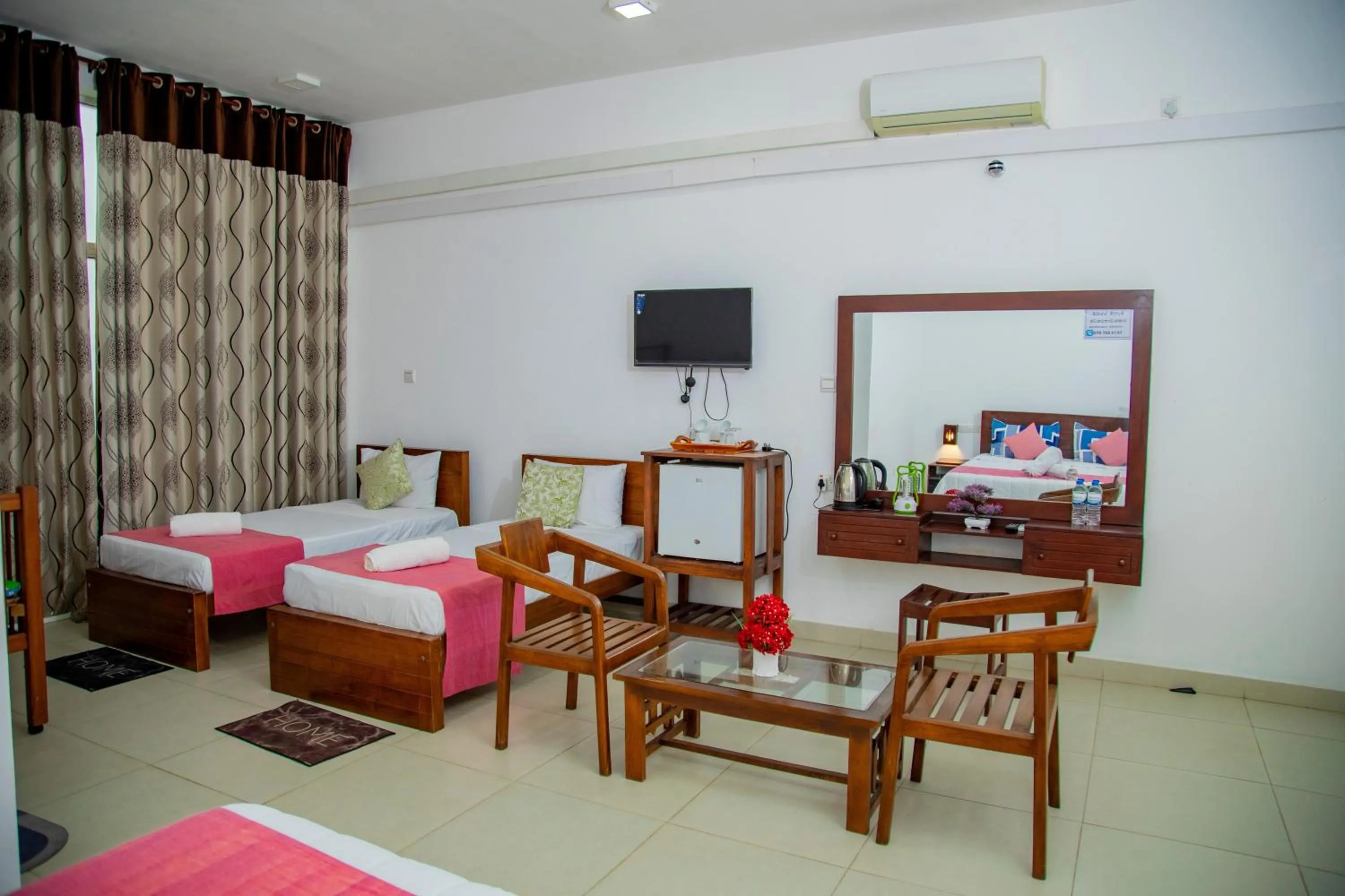 Photo of the whole room, Bed in Ocean Villa Den