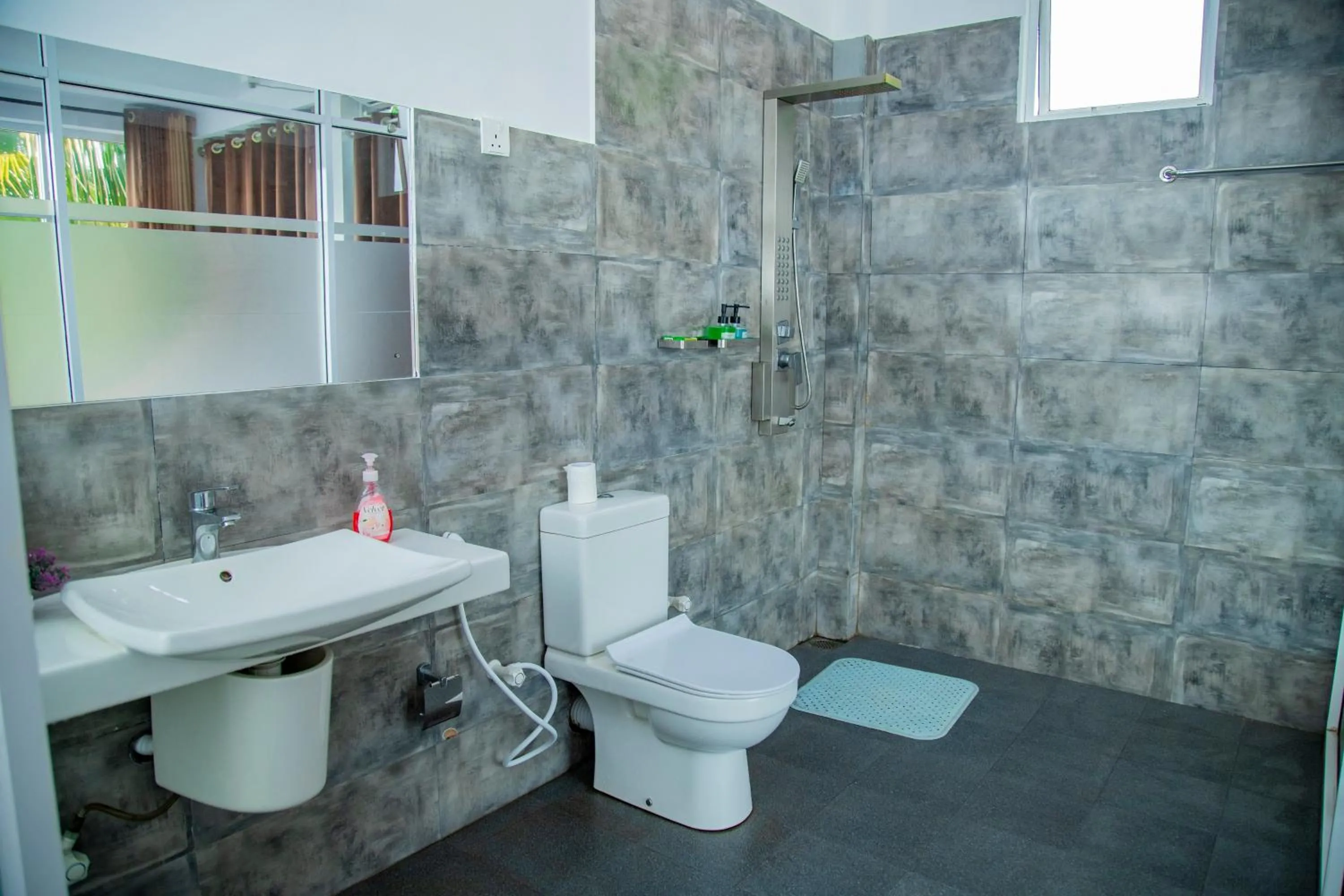 Bathroom in Ocean Villa Den