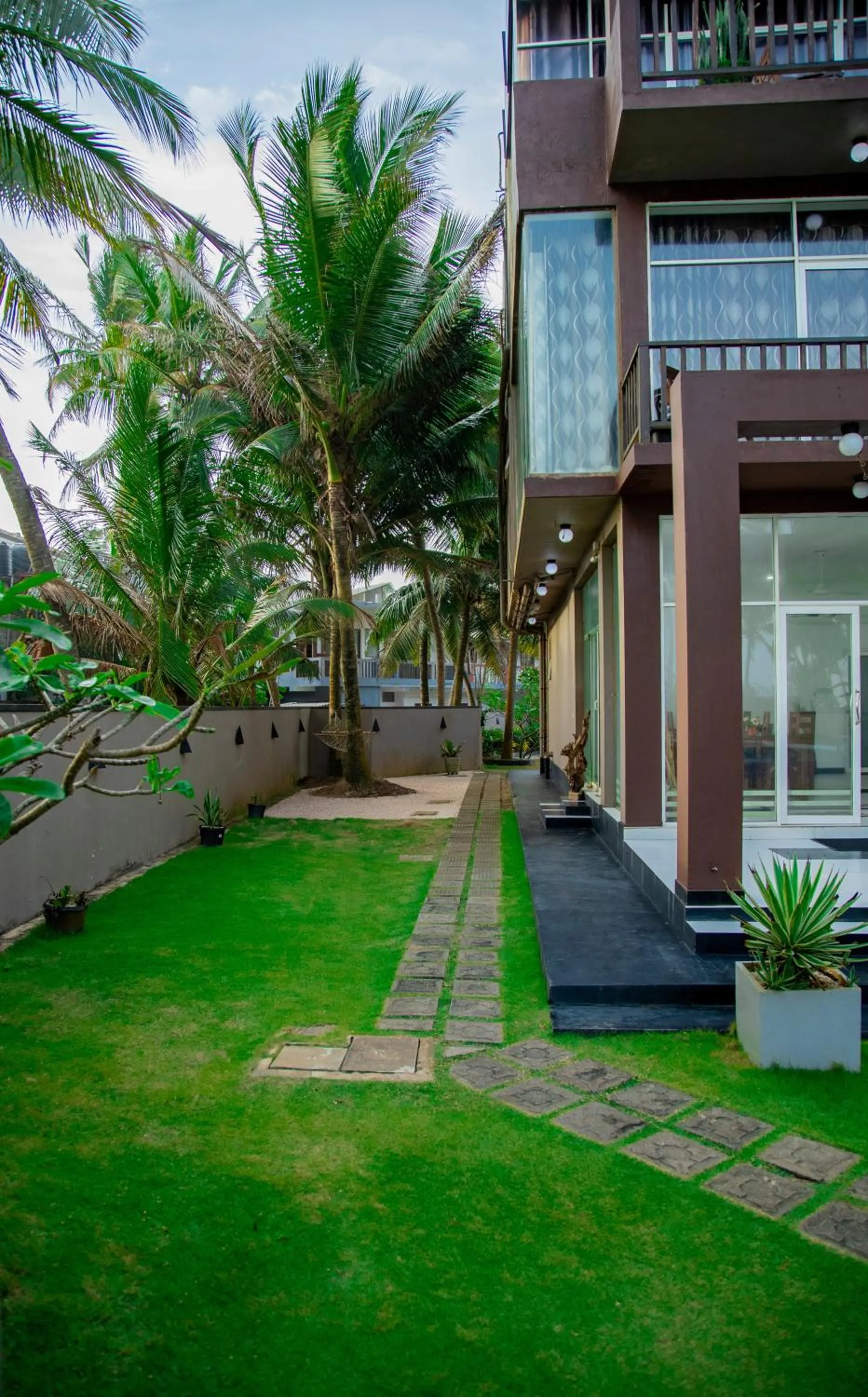 Property building in Ocean Villa Den