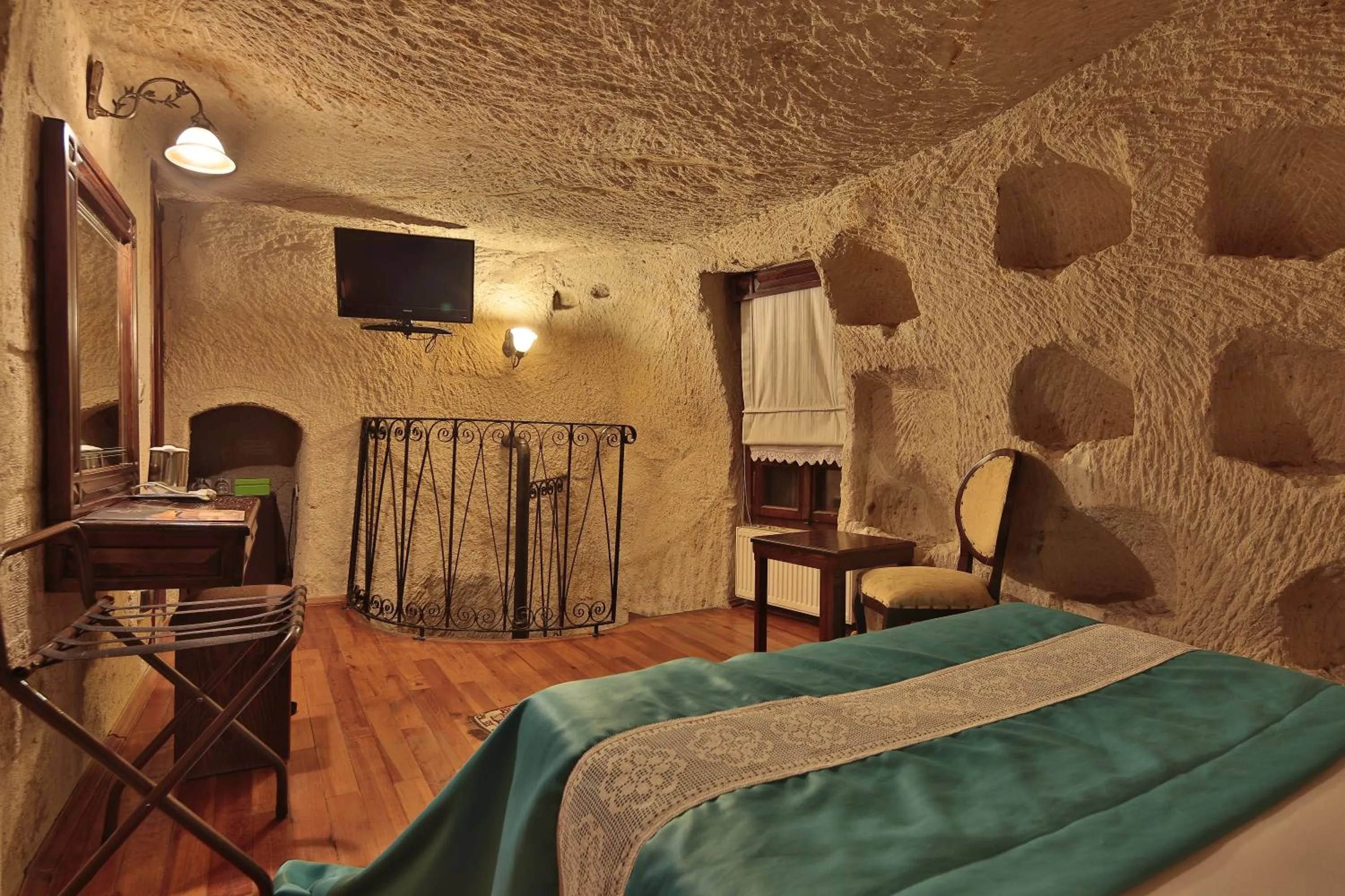 Photo of the whole room, Bed in Yusuf Yigitoglu Konagi - Special Category