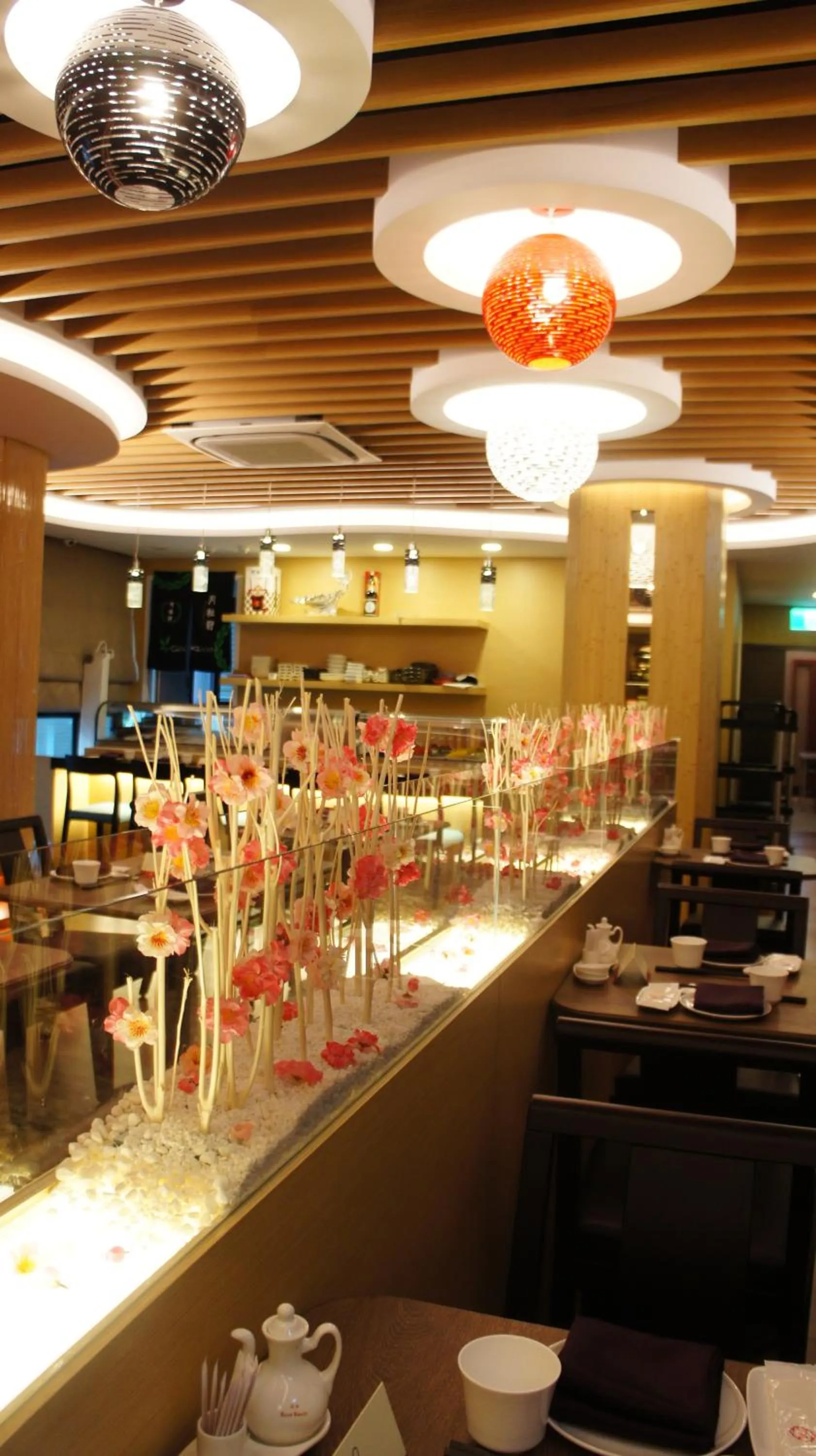 Restaurant/places to eat in Happiness Inn Hotel