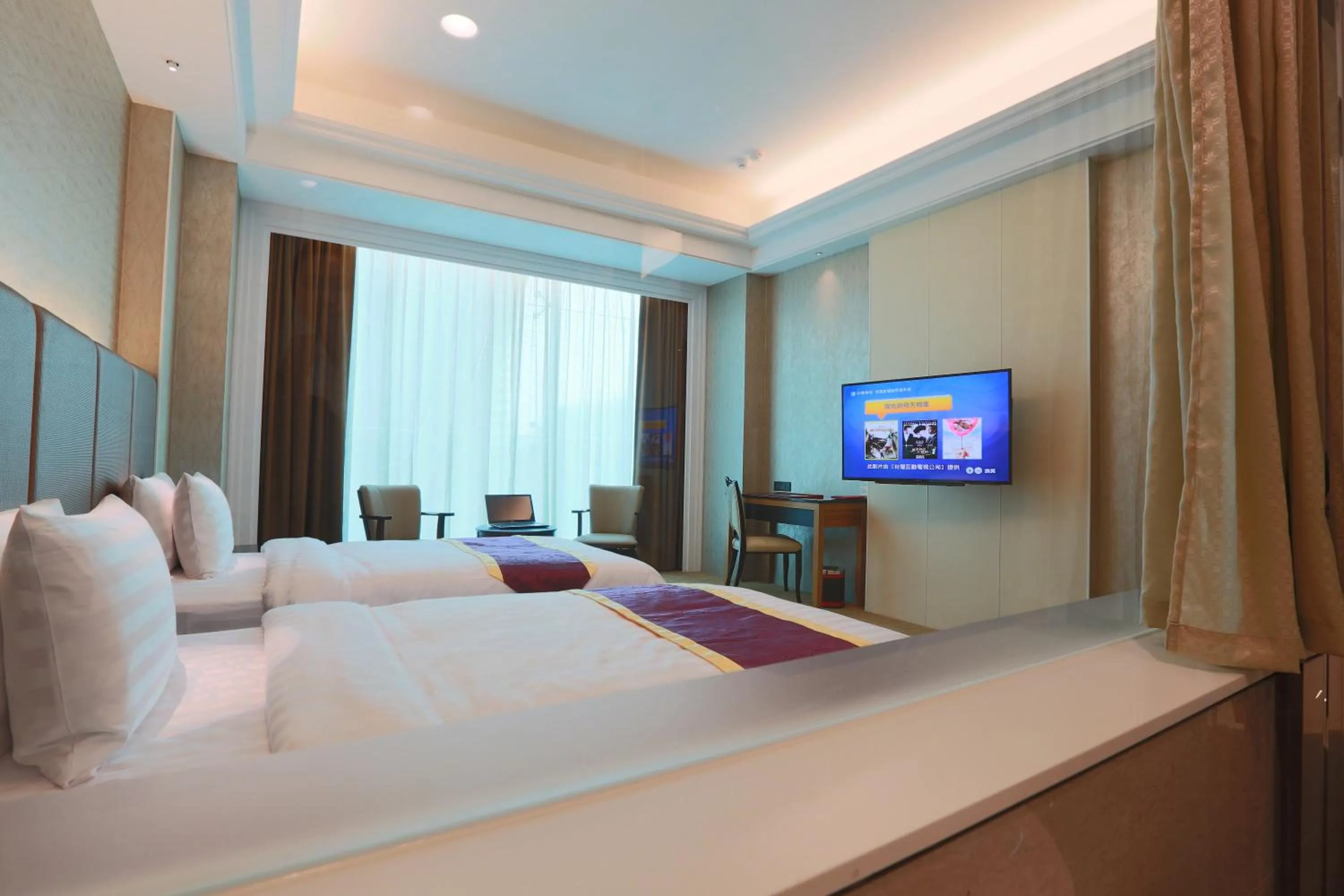 Bathroom, Bed in Happiness Inn Hotel