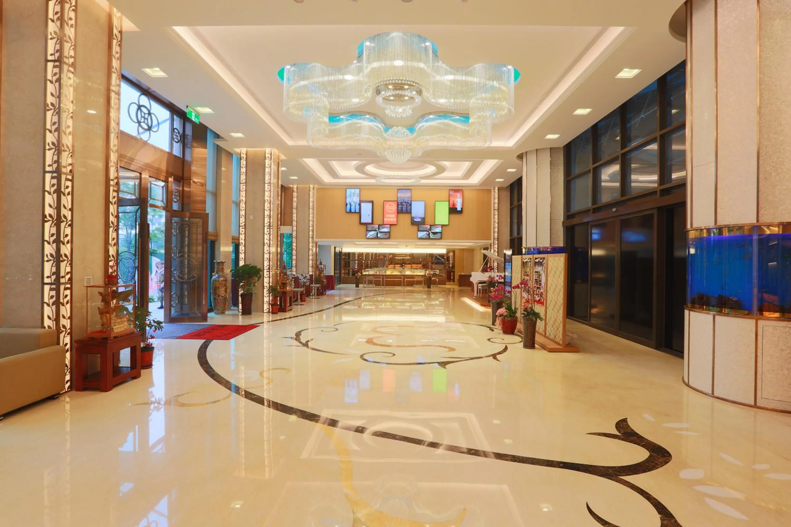 Lobby or reception in Happiness Inn Hotel