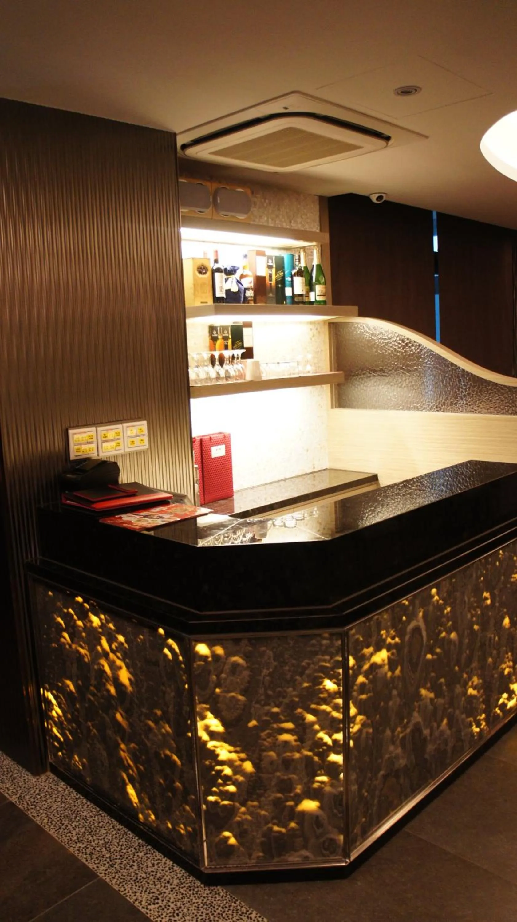 Restaurant/places to eat in Happiness Inn Hotel