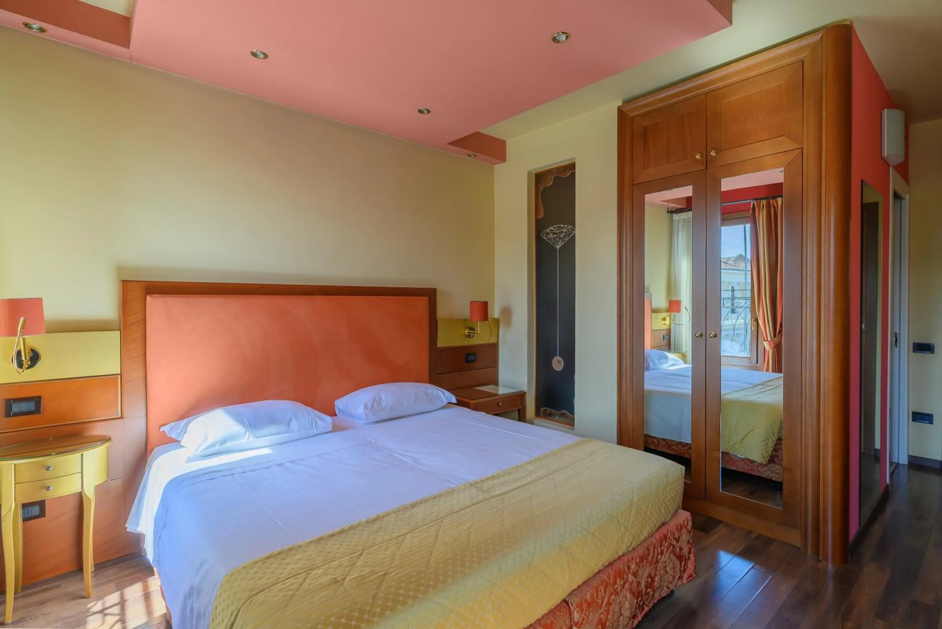 Bedroom, Bed in Diamantino Town House