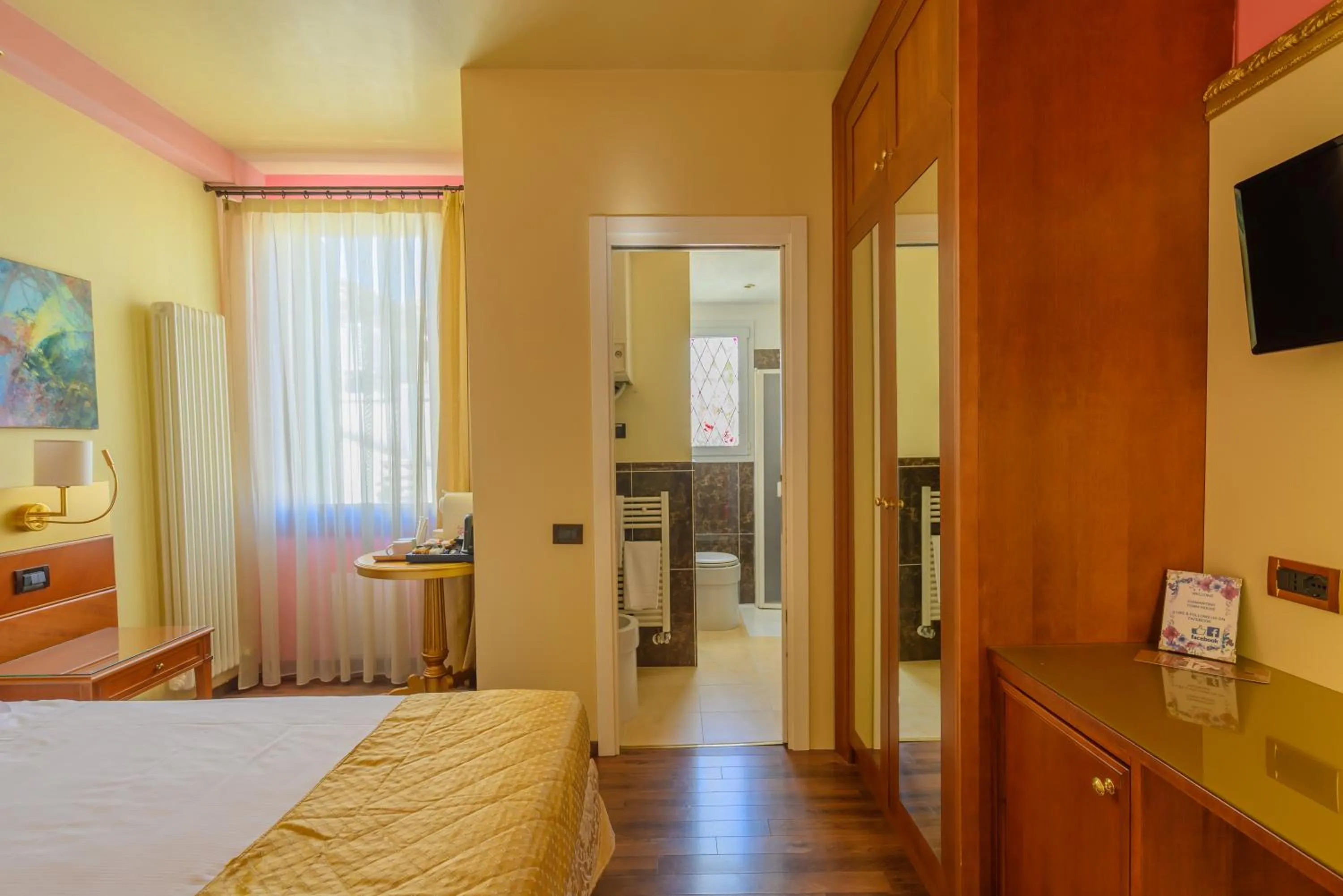 Photo of the whole room, Bed in Diamantino Town House